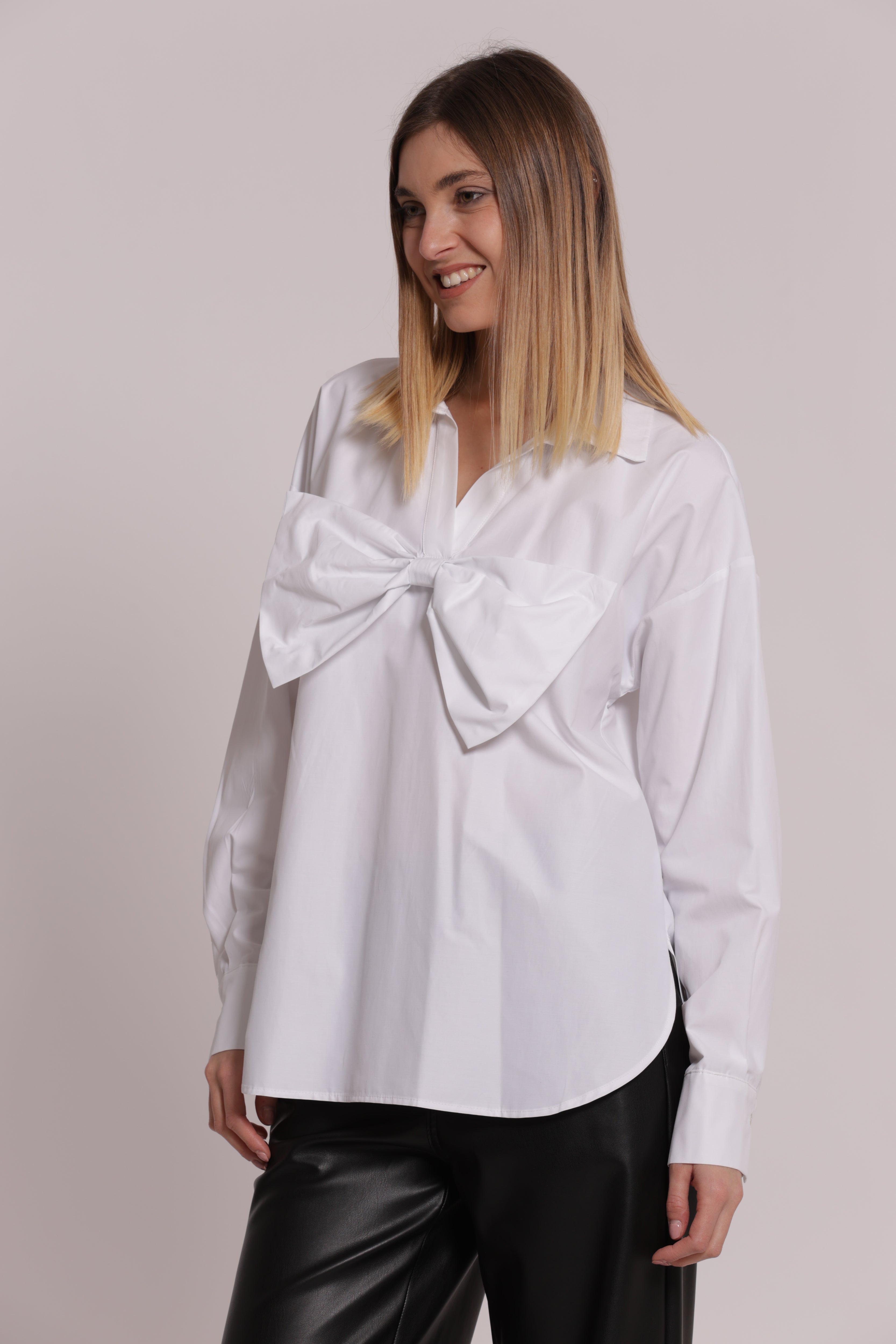 Mimi Mua Blusa Fiocco Frontale Bianco in Misto Cotone