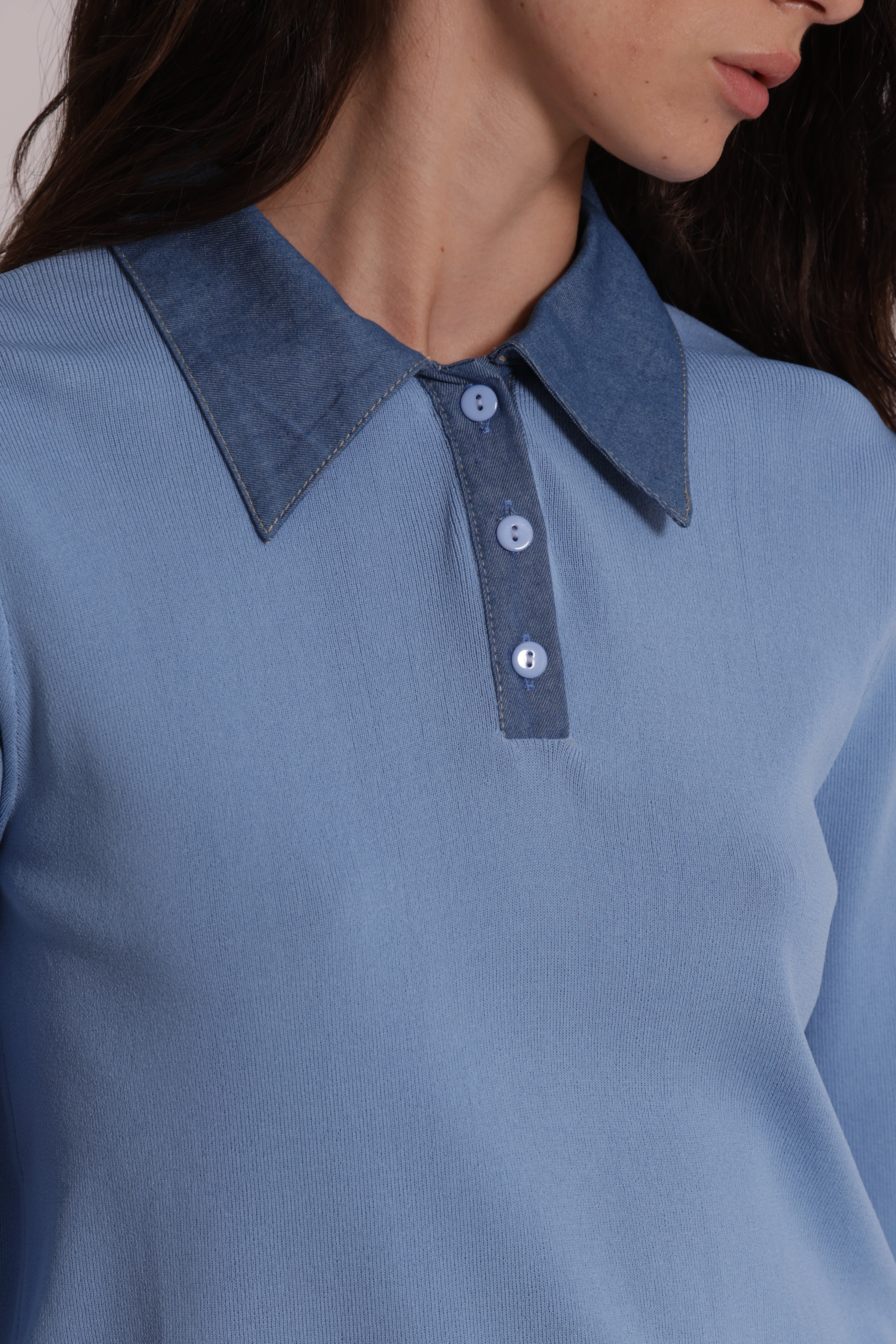 Mimi Mua Polo in Maglia con Colletto in Jeans Panna