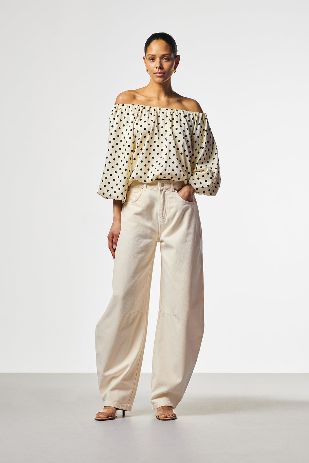 Aaiko Maddy top bianco pois maniche lunghe