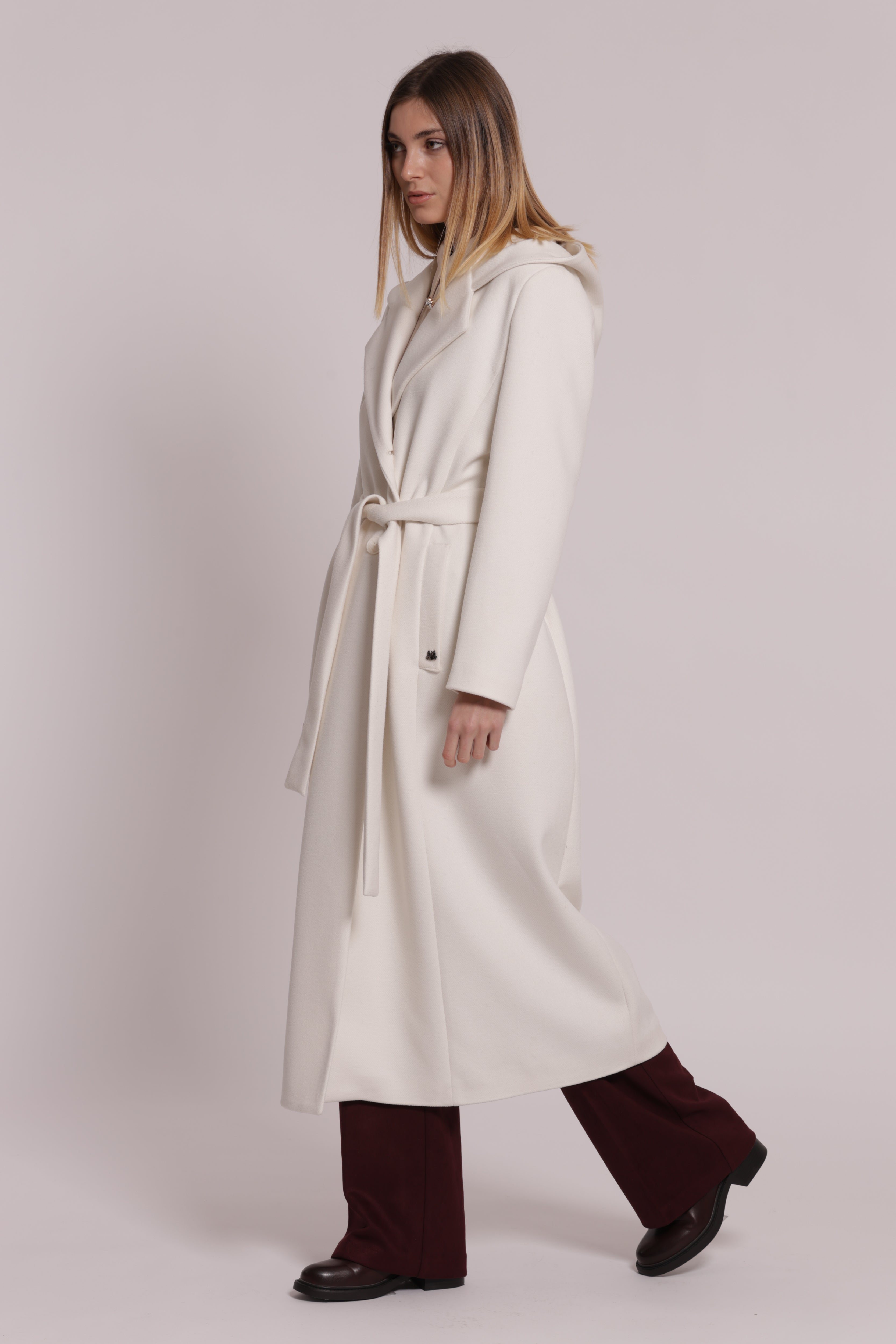 Mimi Mua Cappotto Lungo con Cappuccio Nero con cintura