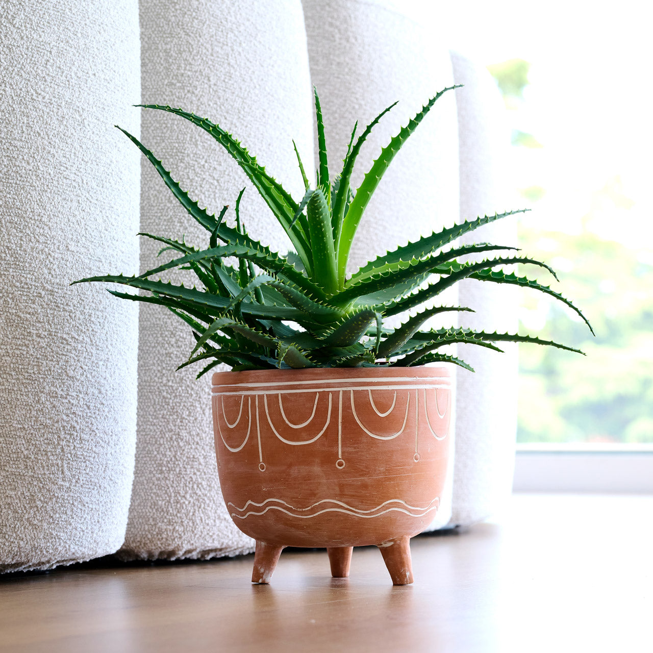 On Earth Cooperative Collection Pins vaso terracotta naturale