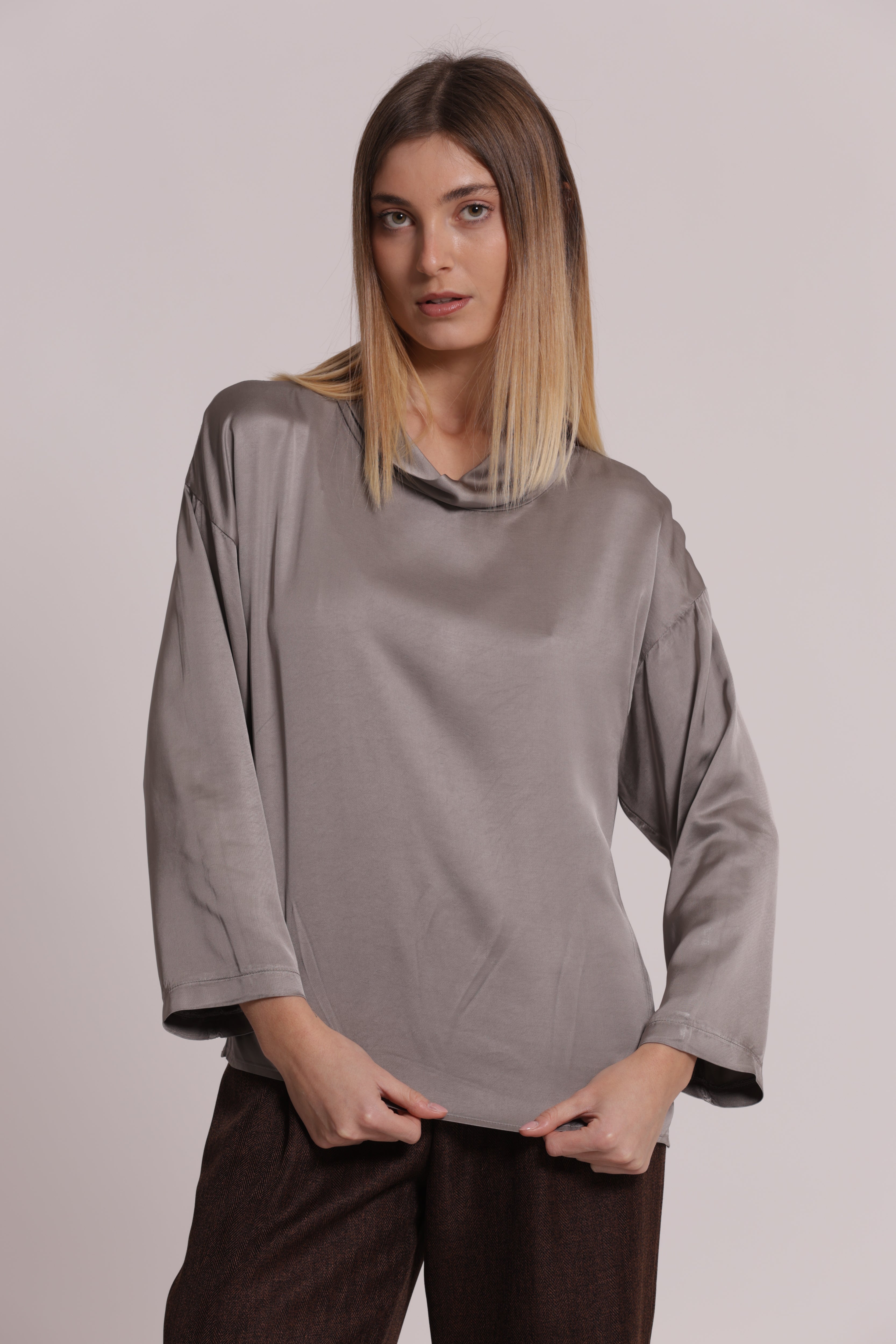 Mimi Mua blusa over in raso di viscosa panna