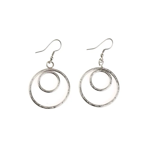 On Earth Swing orecchini ottone argentato 5 cm