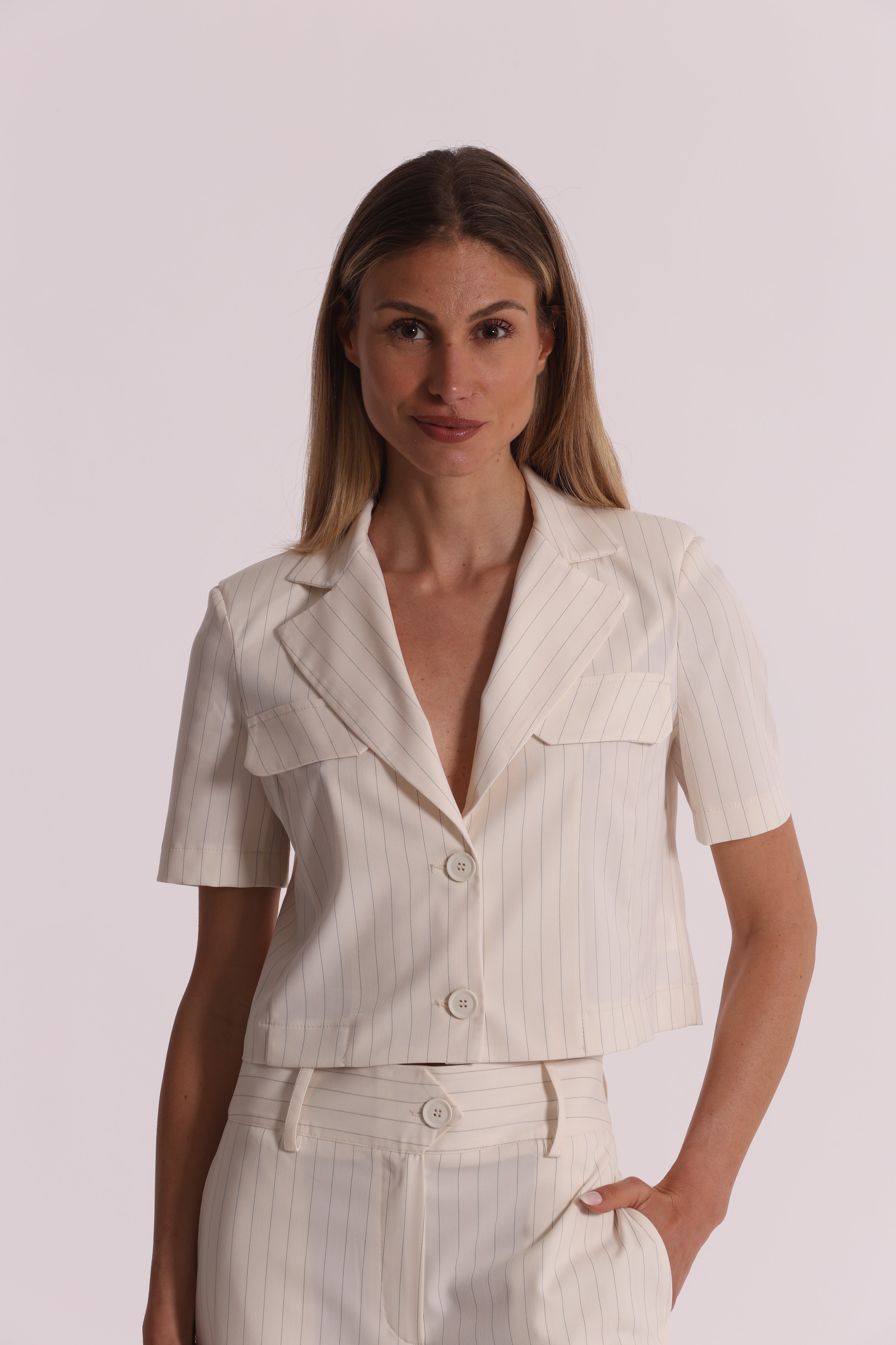 Mimi Mua Giacca Cropped Maniche Corte Gessata Latte sartoriale