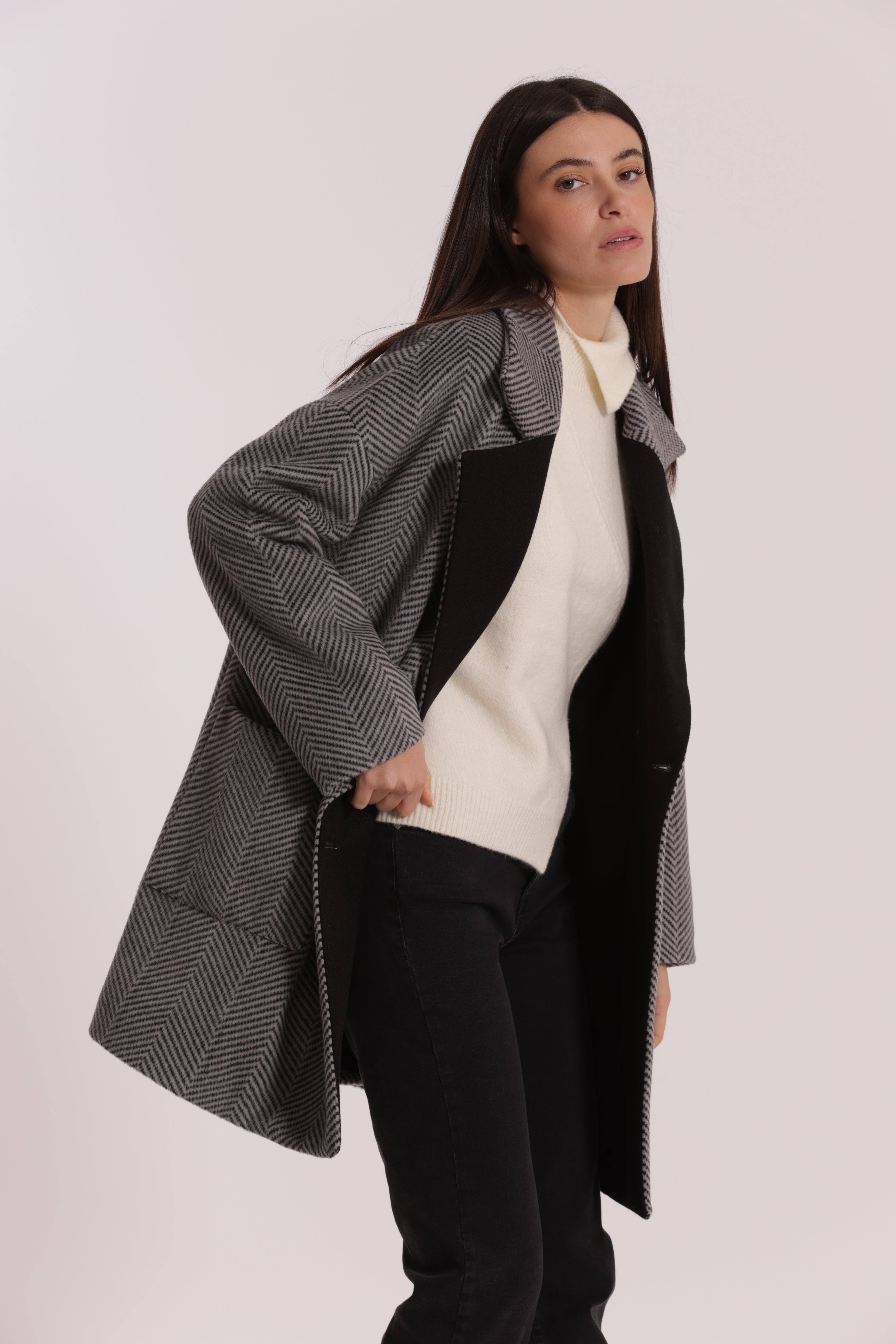 Mimi Mua Cappotto Over Spigato Nero Grigio