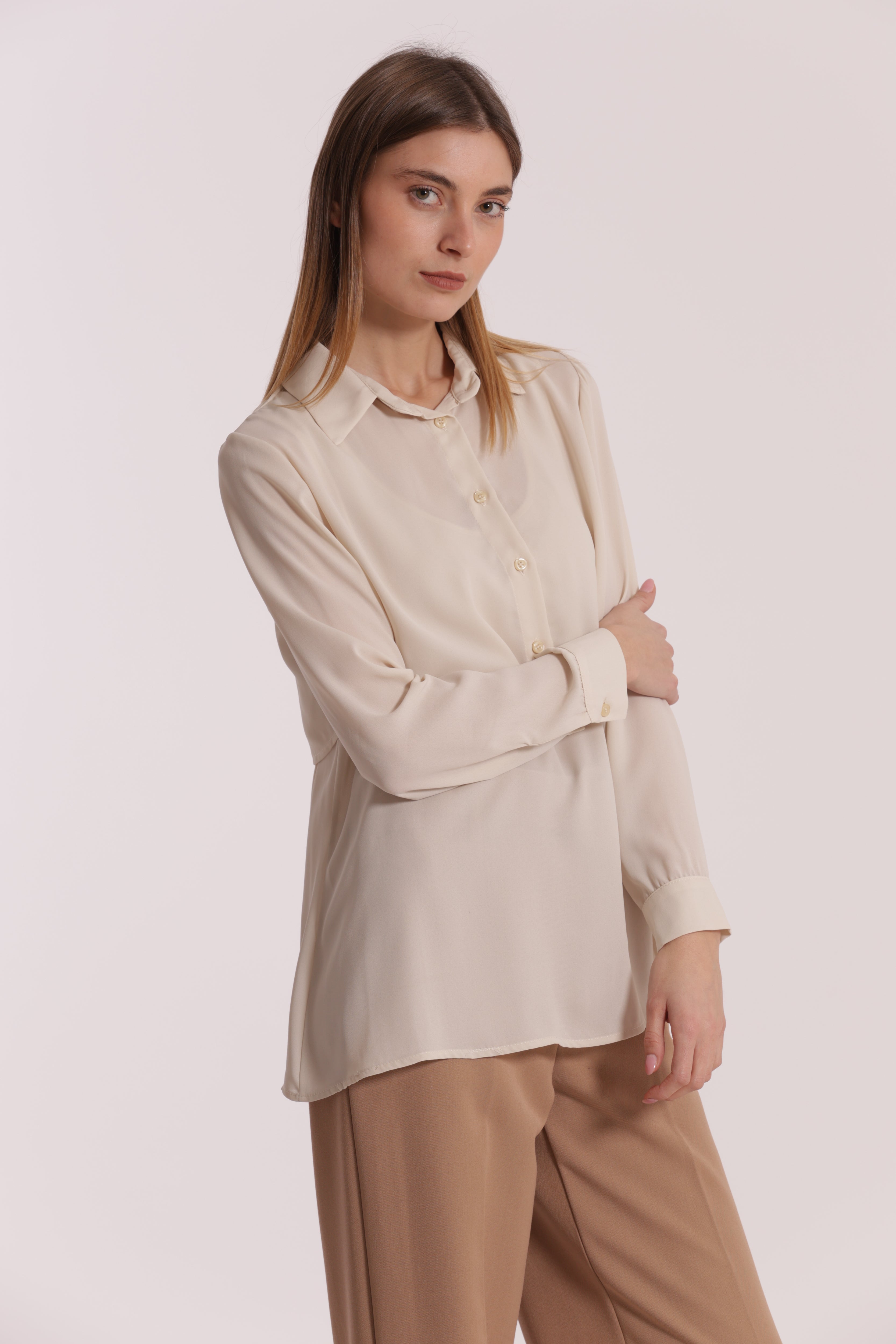 Mimi Mua Camicia Cropped con Blusa Panna