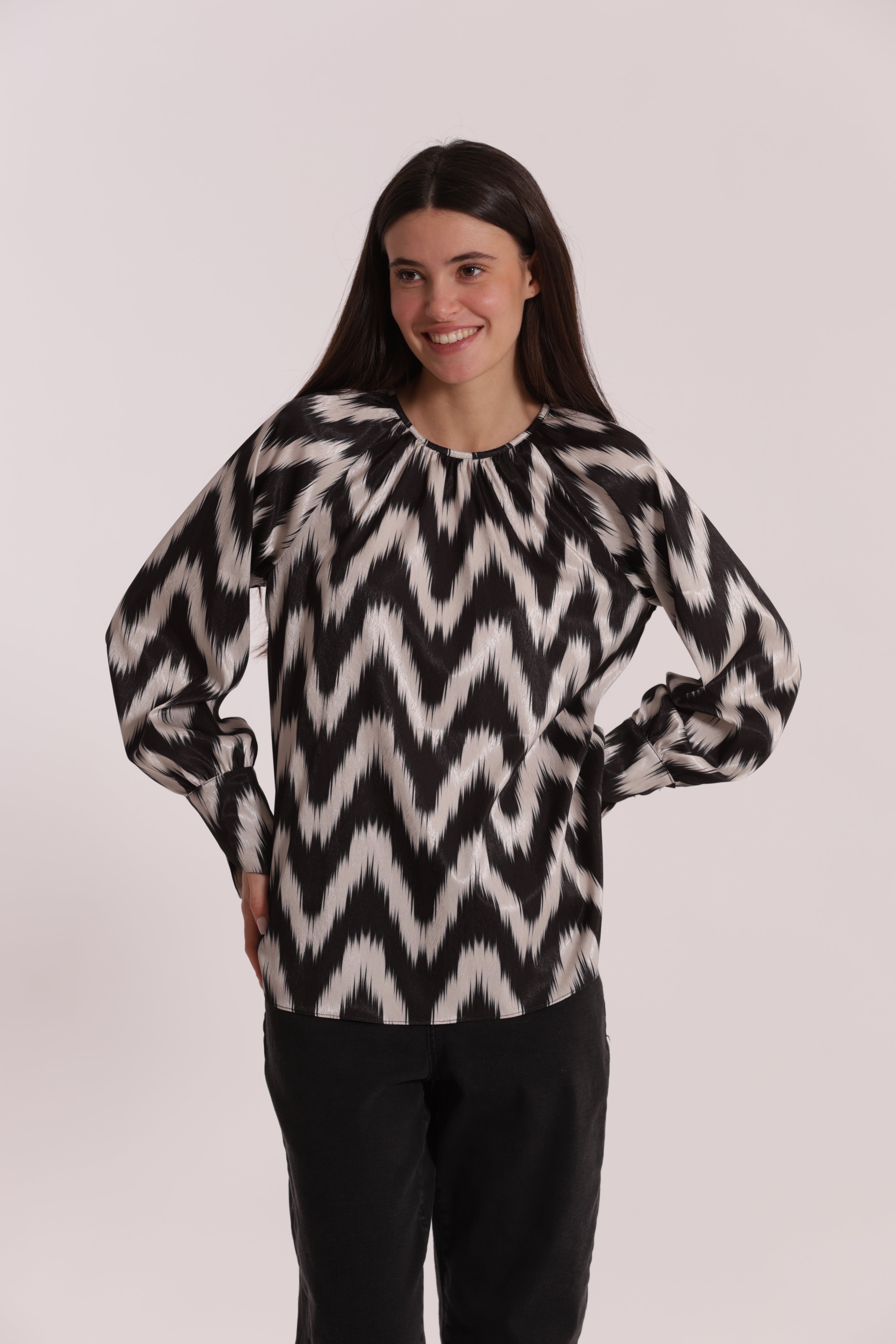 Mimi Mua Blusa Scollo Tondo Chevron Nero/Bianco
