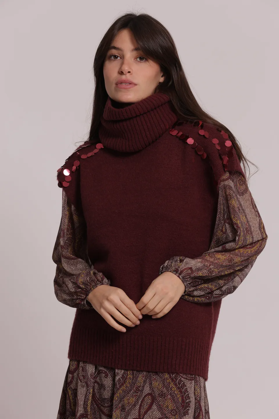 Mimi Mua Maniche Corte Con Paillettes Su Spalle Maglia Nero Elasticizzata