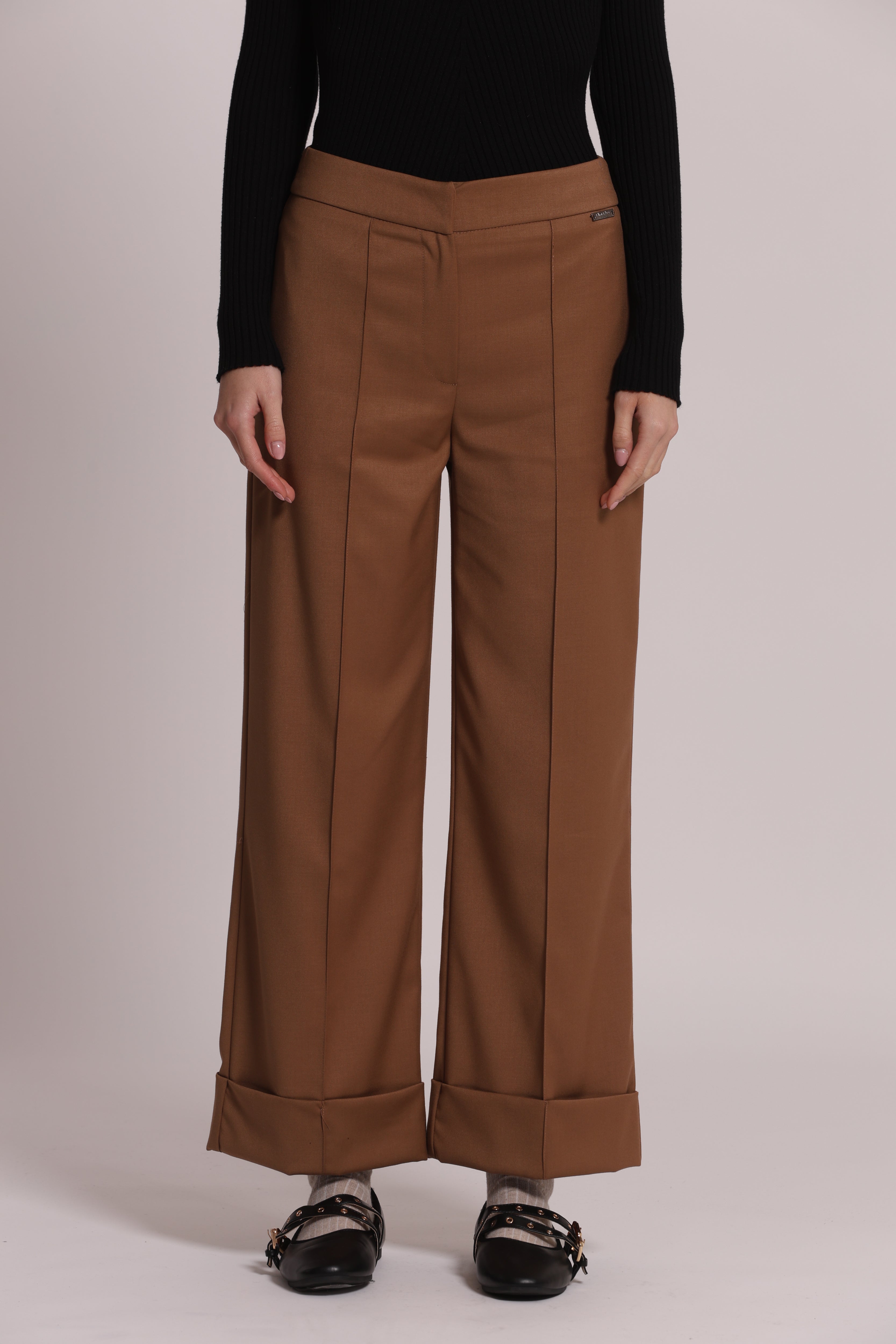 Mimi Mua pantalone in vanz con risvolto sul fondo pantaloni nero S