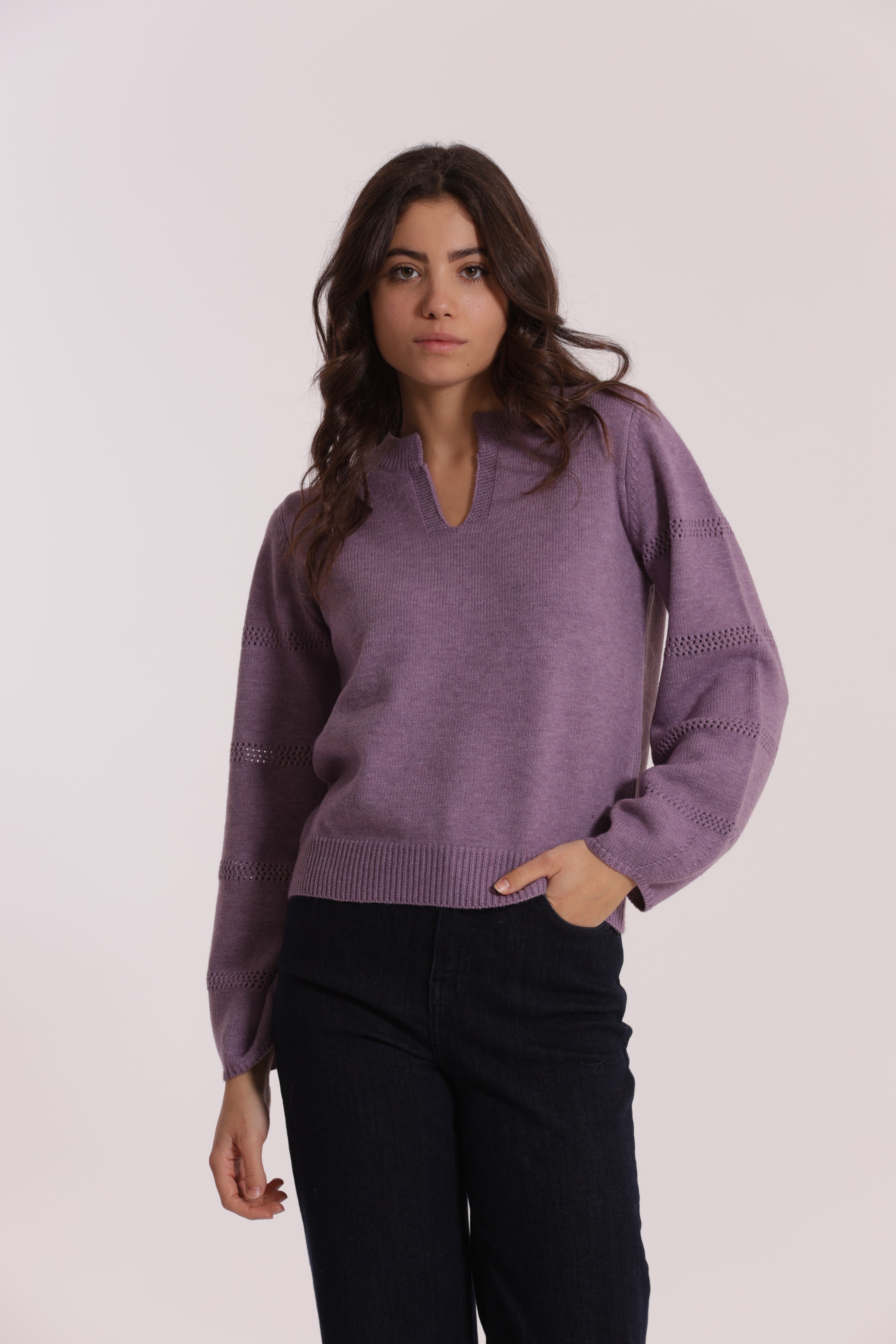 Mimi Mua Maglia Scollo a V Dettagli Maniche Nero