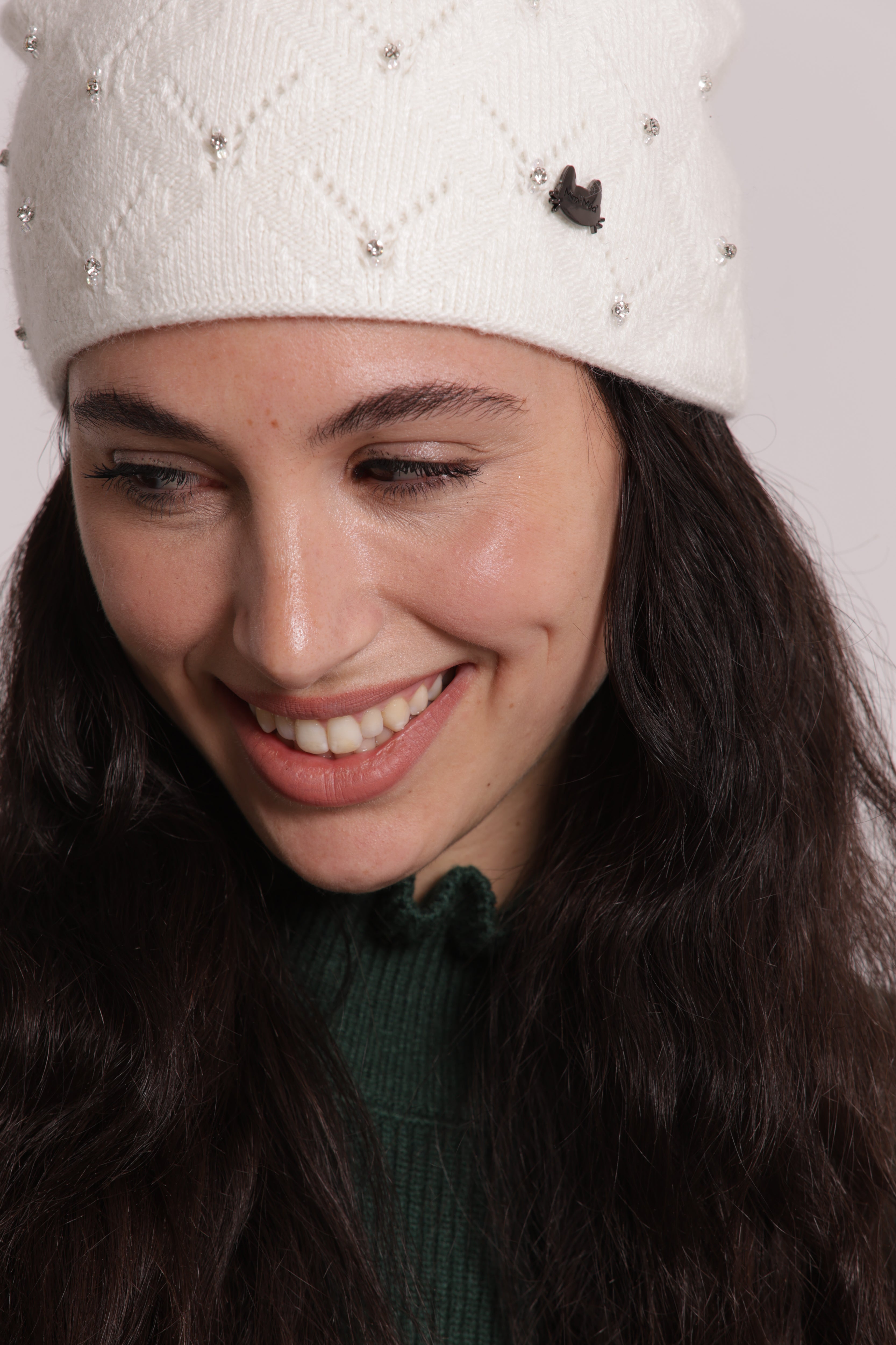 Mimi Mua Berretto Borchiette Strass Bianco cappello