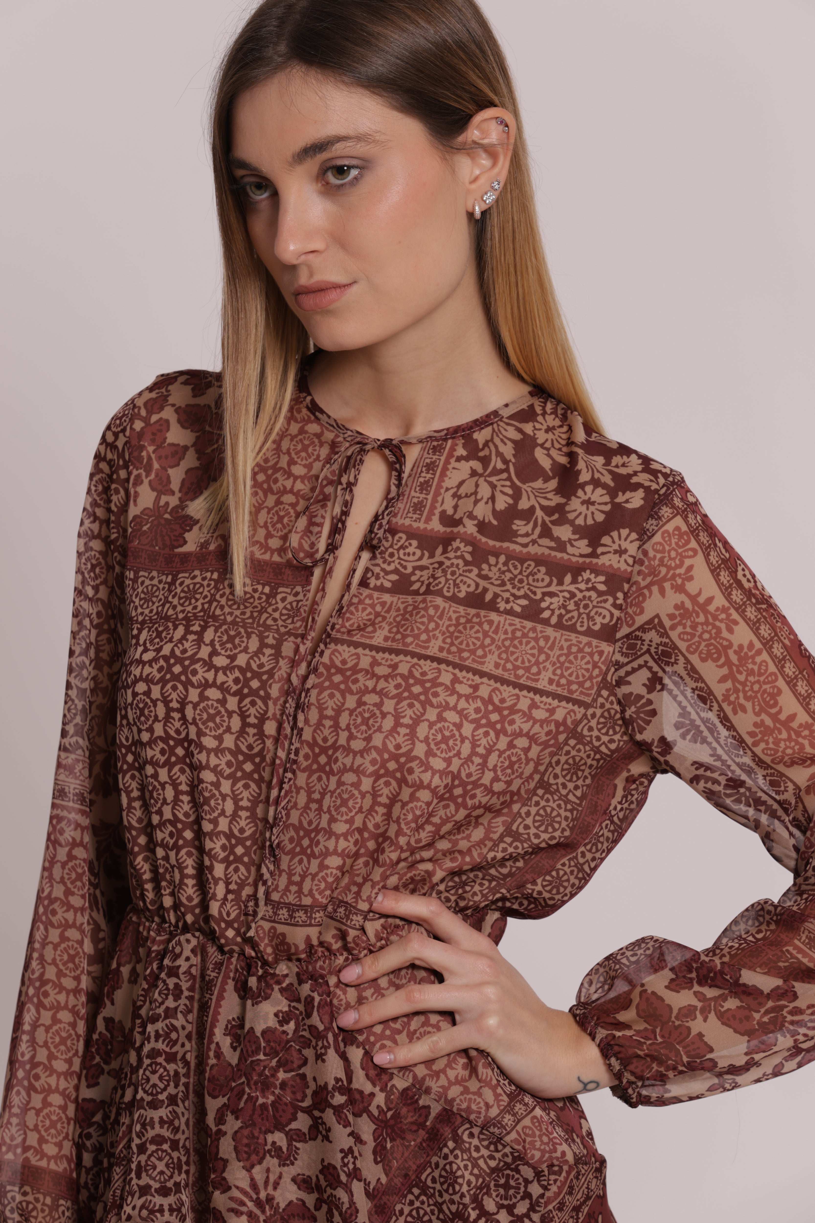 Mimi Mua Abito Corto Scollo V Abito Cammello Patchwork