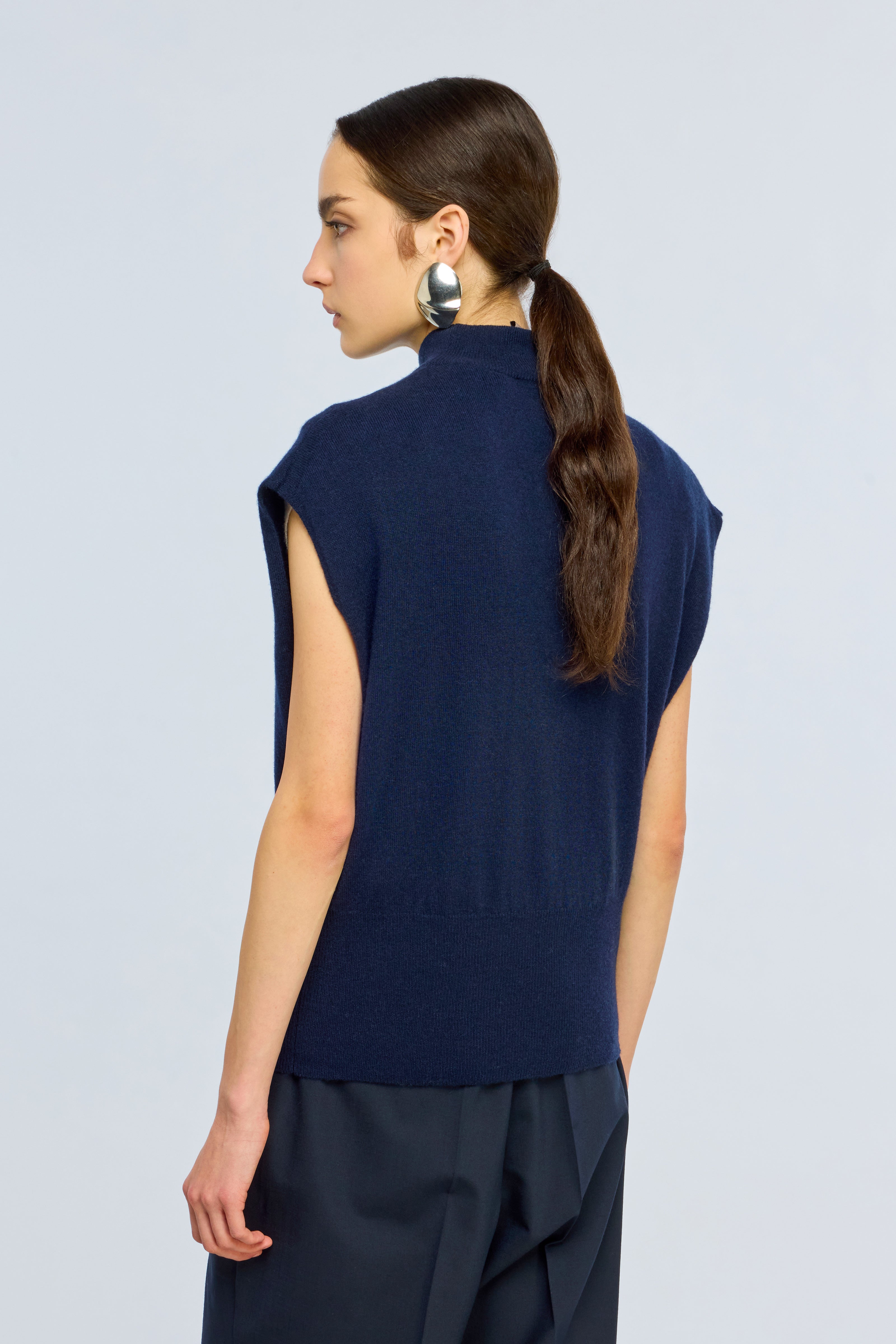 Semicouture Angelica maglia smanicata cashmere nera