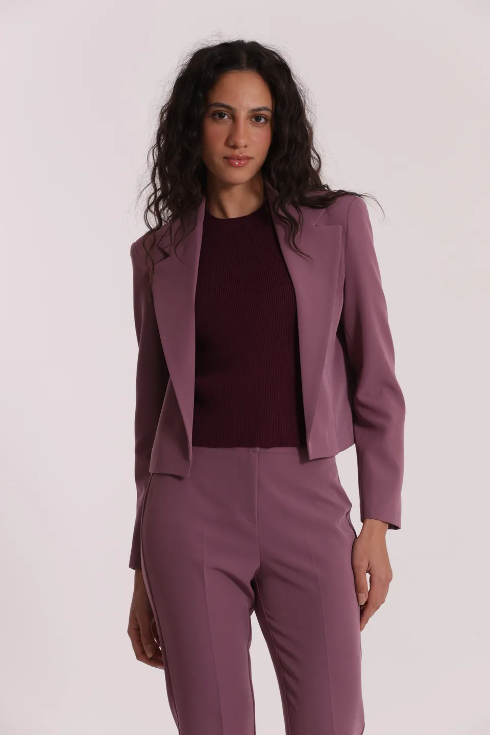 Mimi Mua Giacca cropped senza bottoni giacca tecnica nera