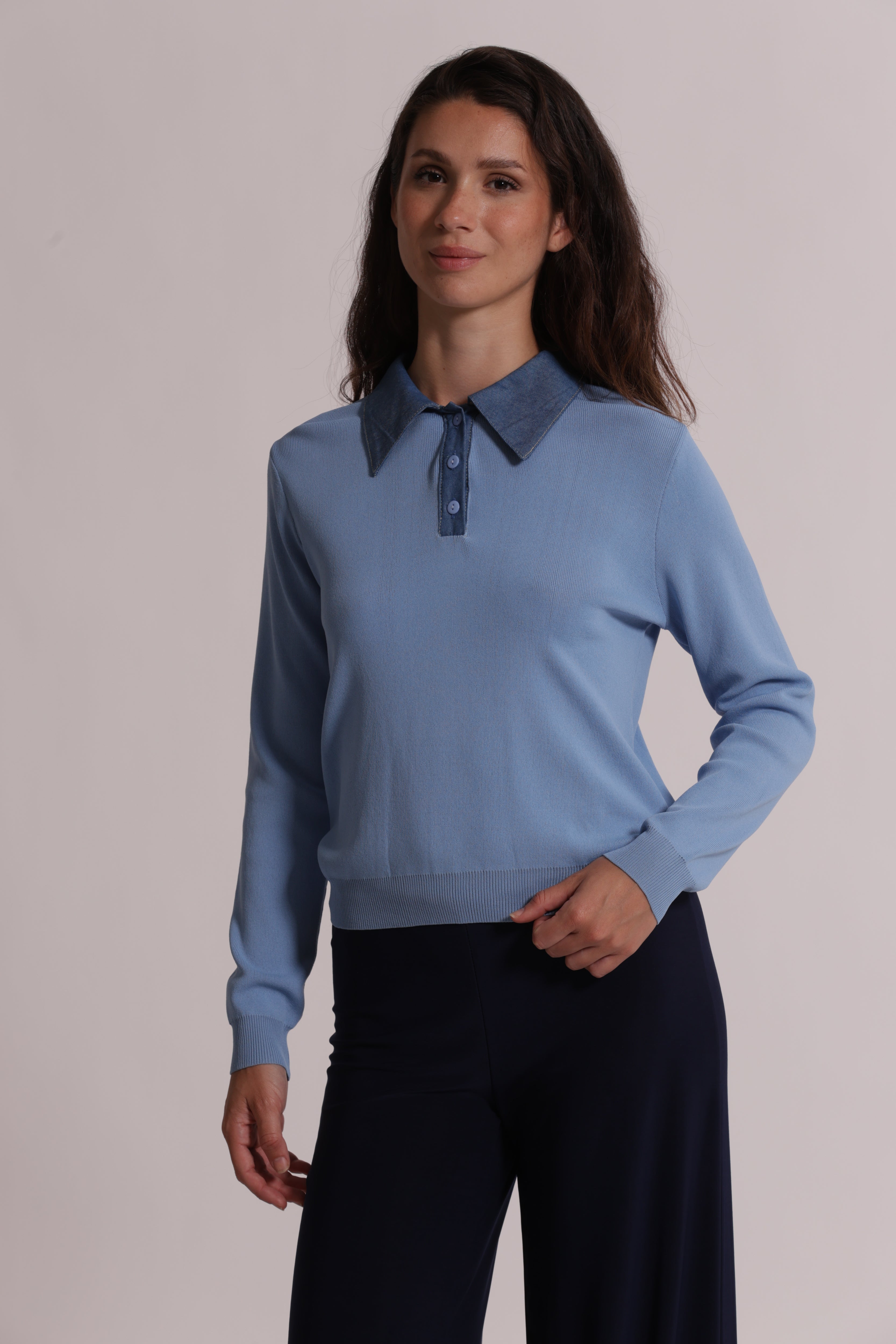 Mimi Mua Polo in Maglia con Colletto in Jeans Panna