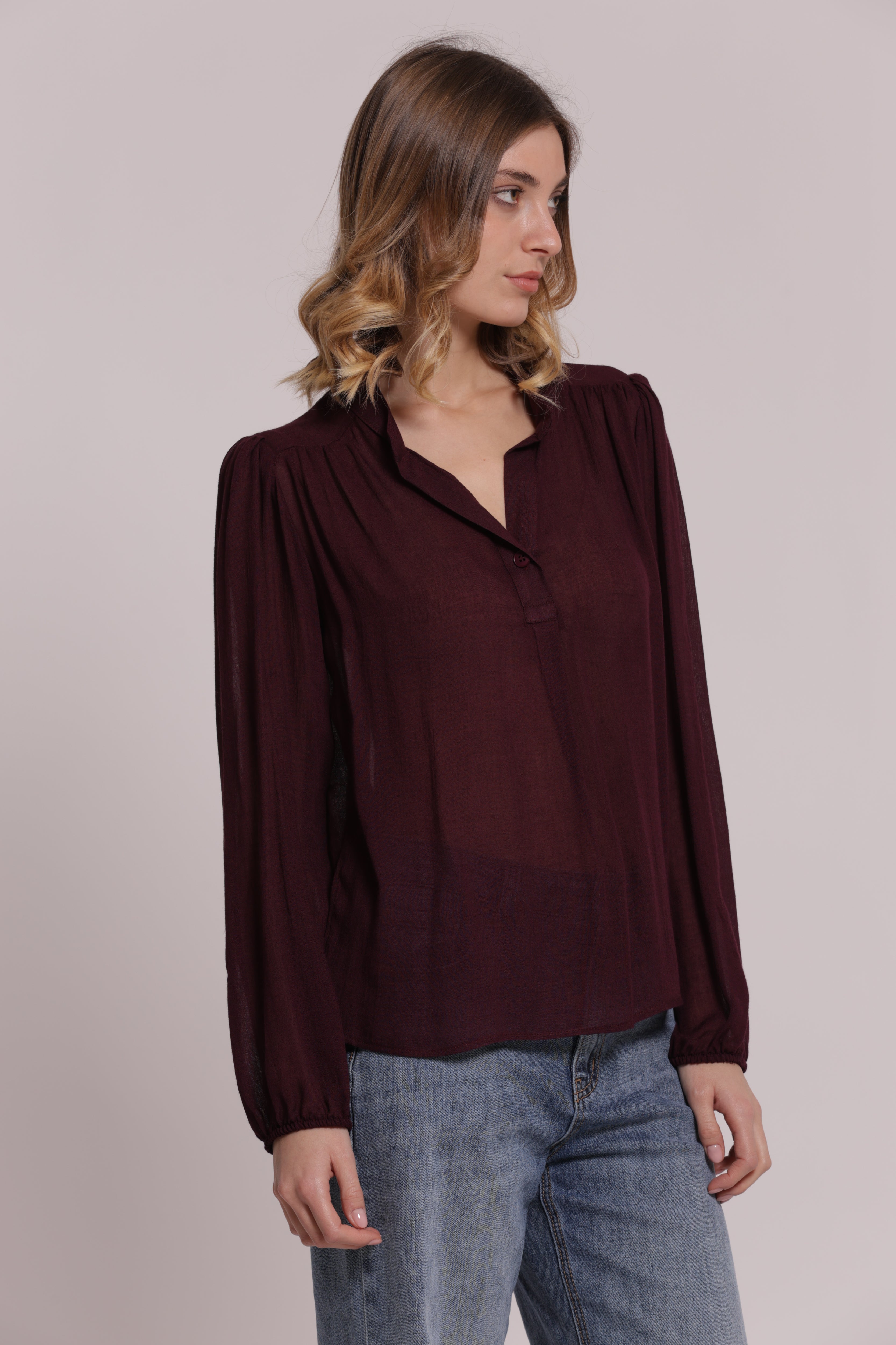 Mimi Mua blusa scollo V garza viscosa nero