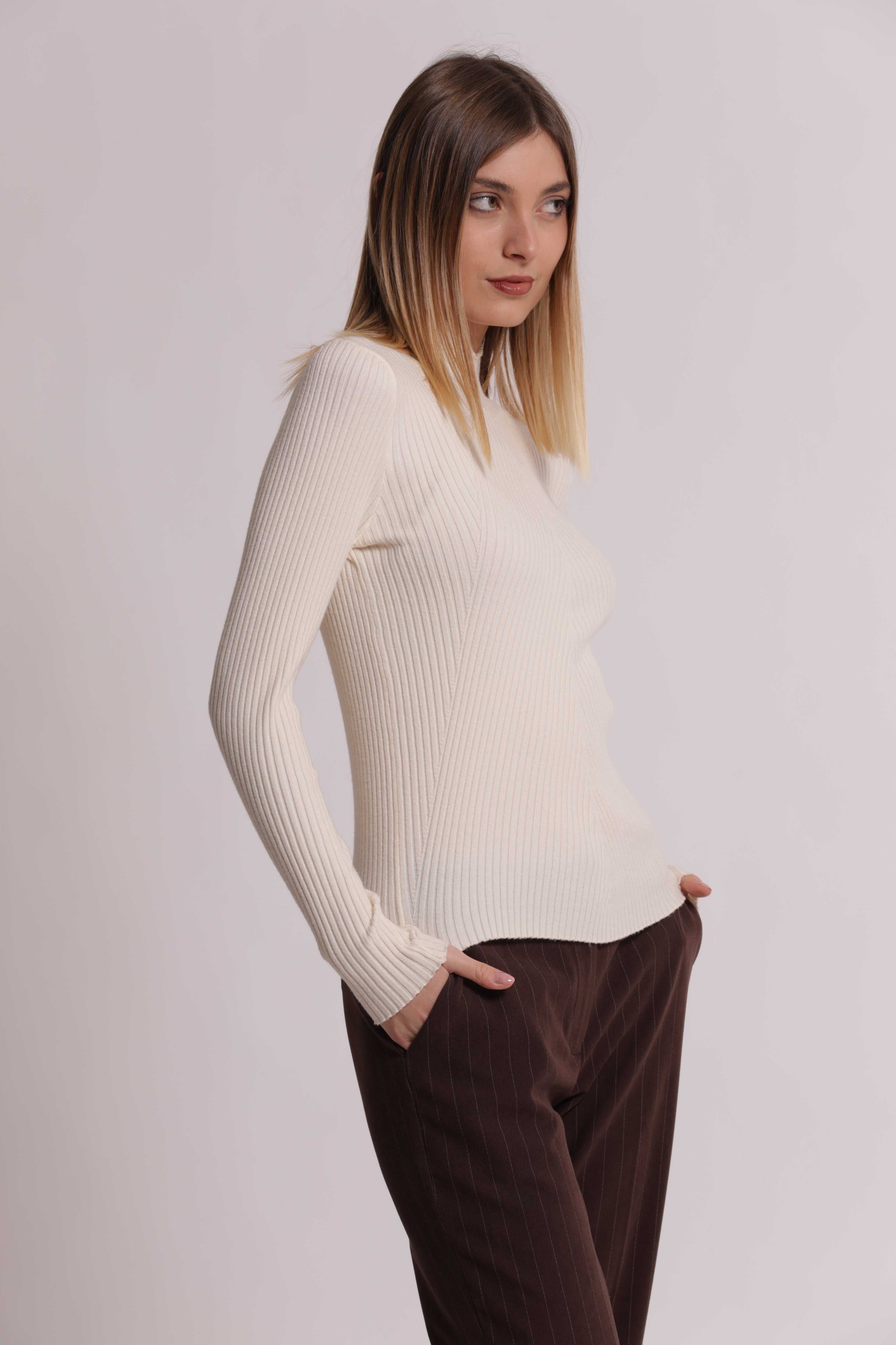 Mimi Mua Lupetto maglia nero collo alto