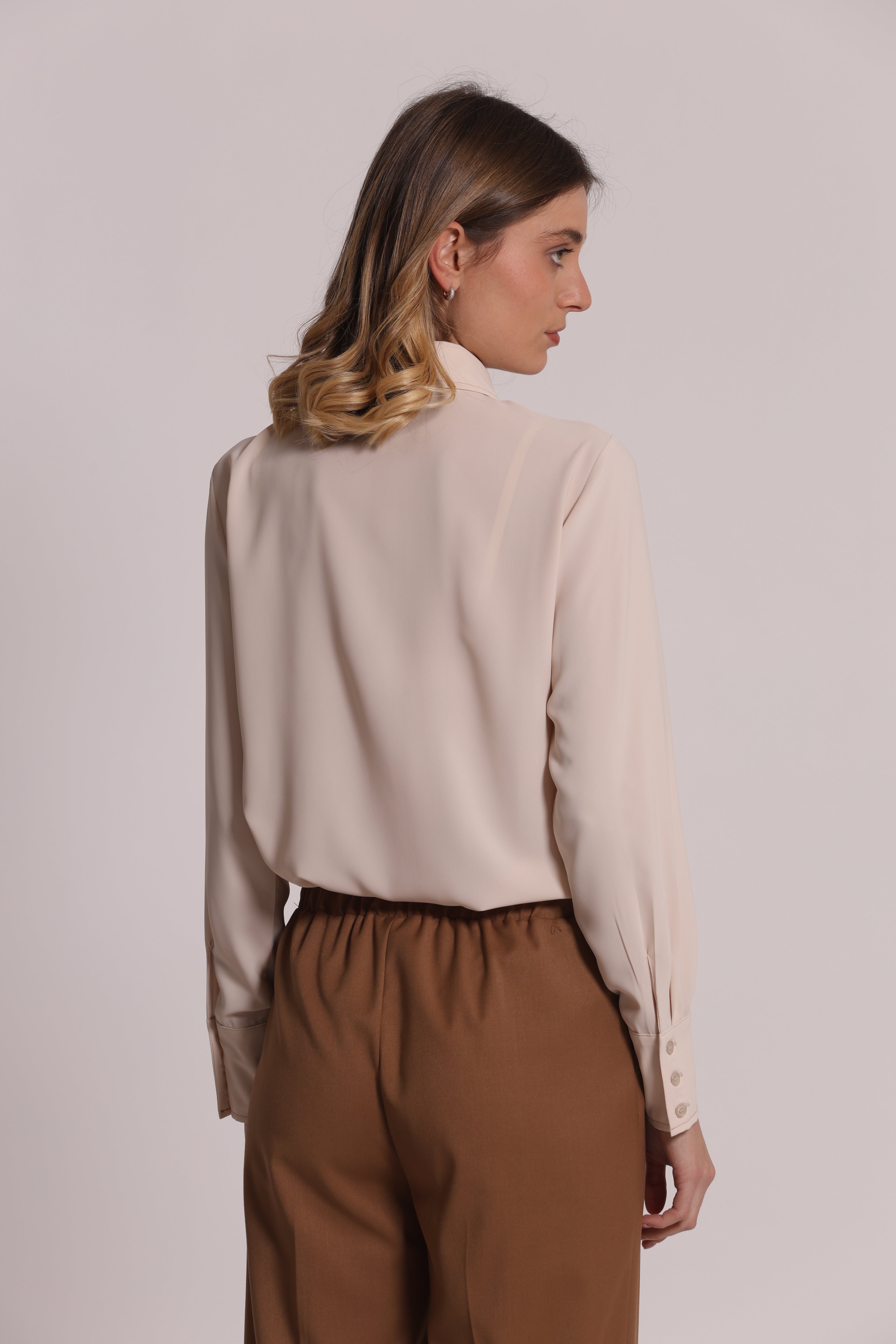 Mimi Mua Camicia in Silkhand con Fiocco Nera