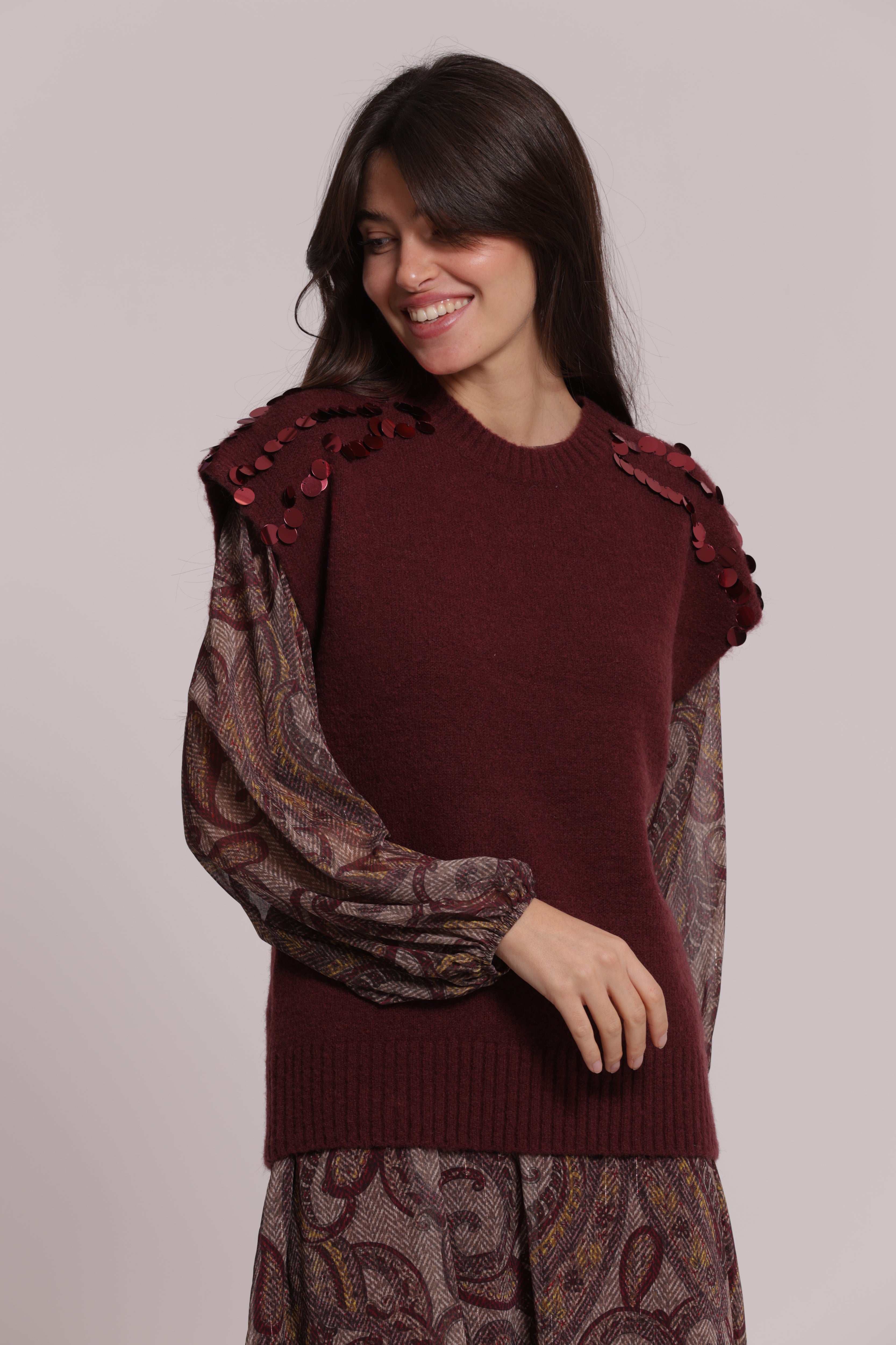 Mimi Mua Maniche Corte Con Paillettes Su Spalle Maglia Nero Elasticizzata