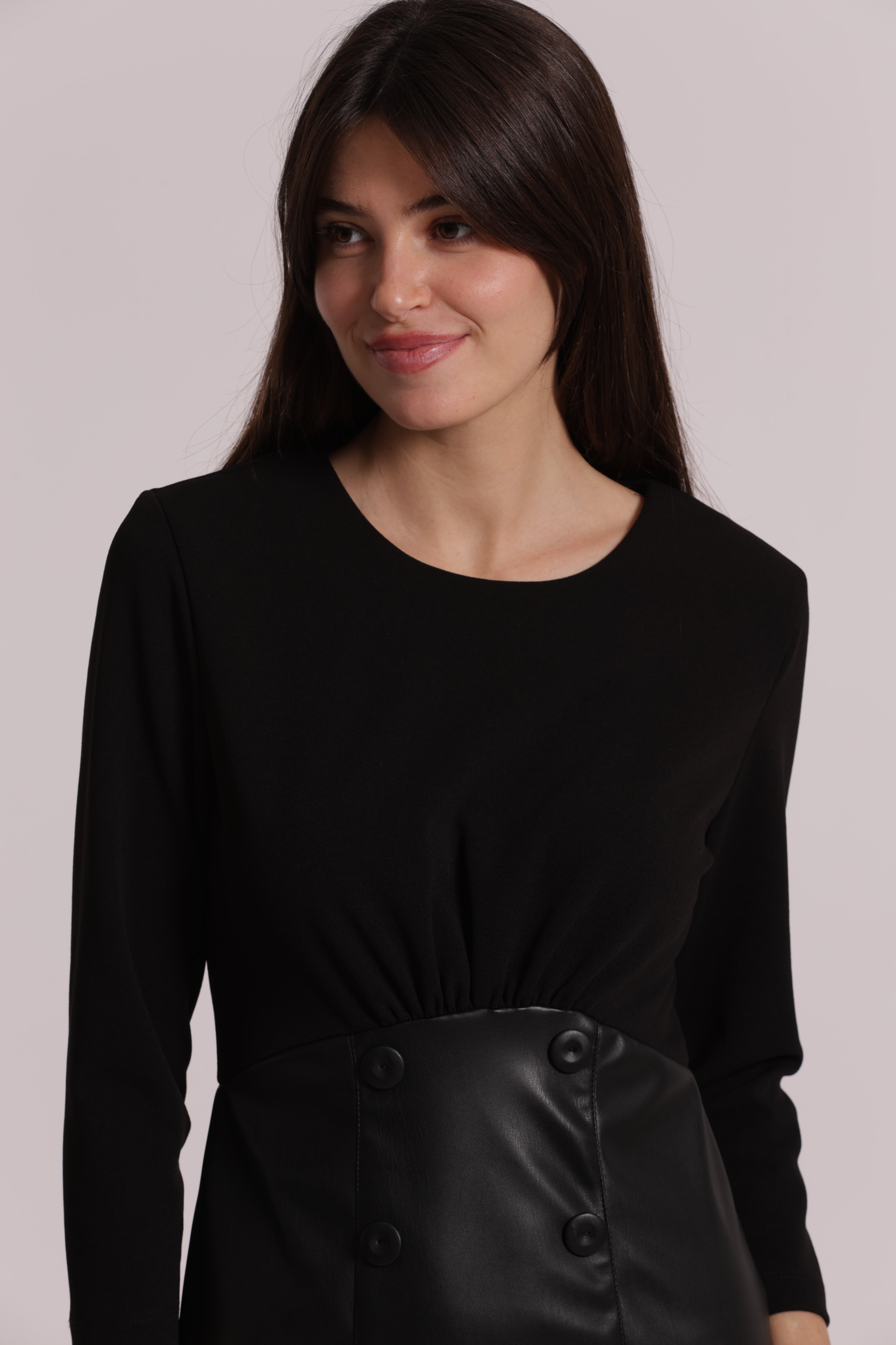 Mimi Mua Abito Corto Similpelle vestito nero
