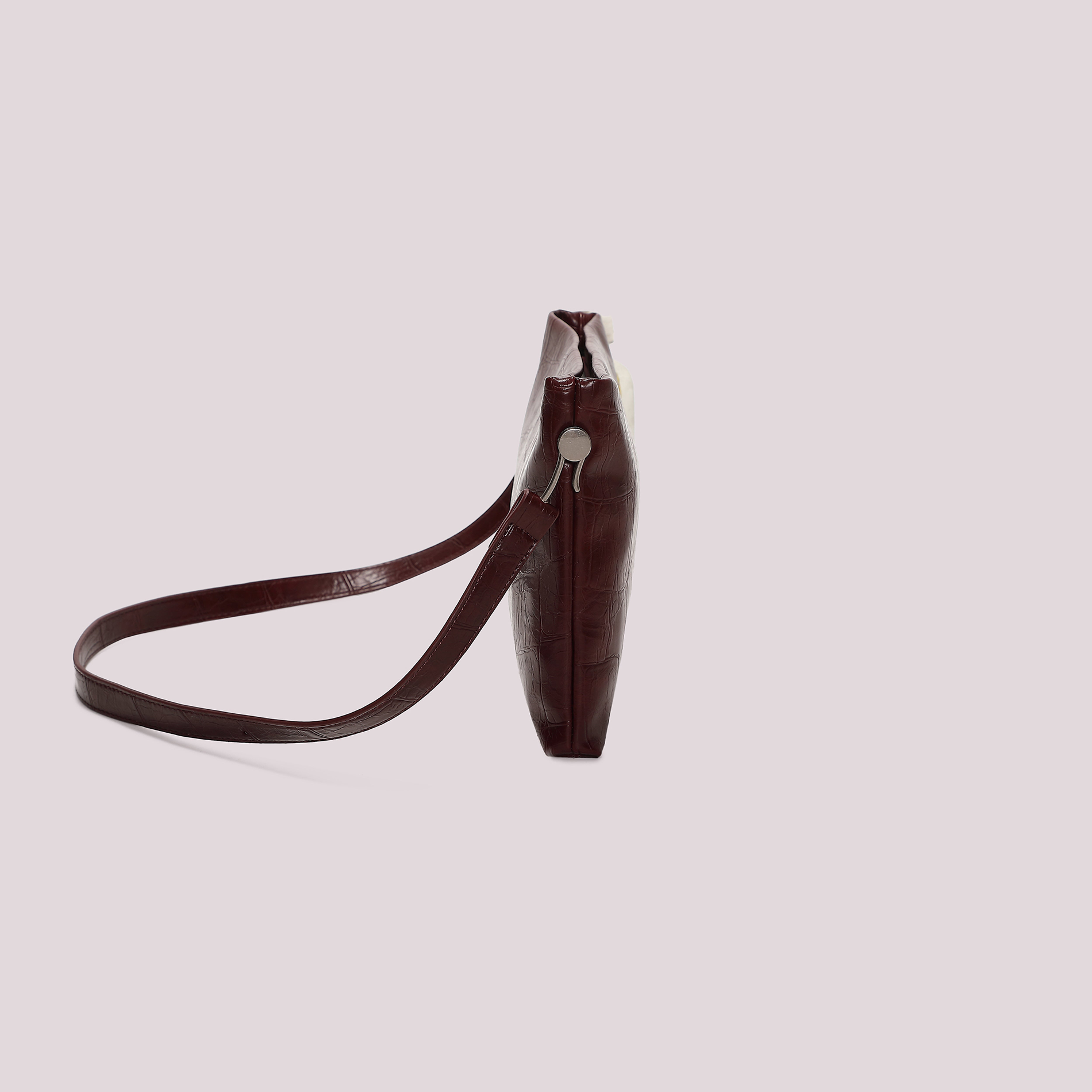 Mimi Mua borsa a busta nera effetto cocco