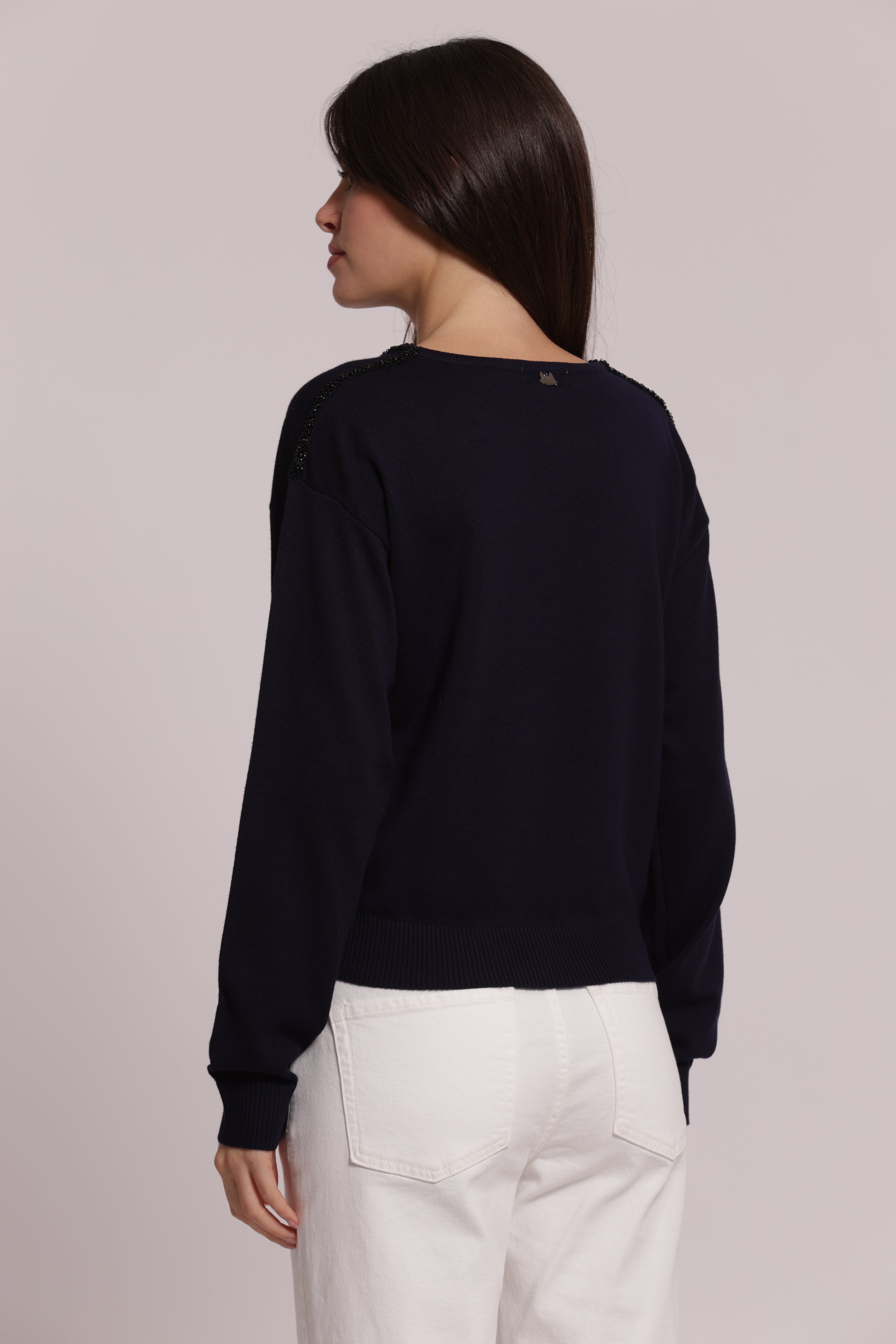 Mimi Mua Maglia Scollo Tondo Perline Nera Morbida