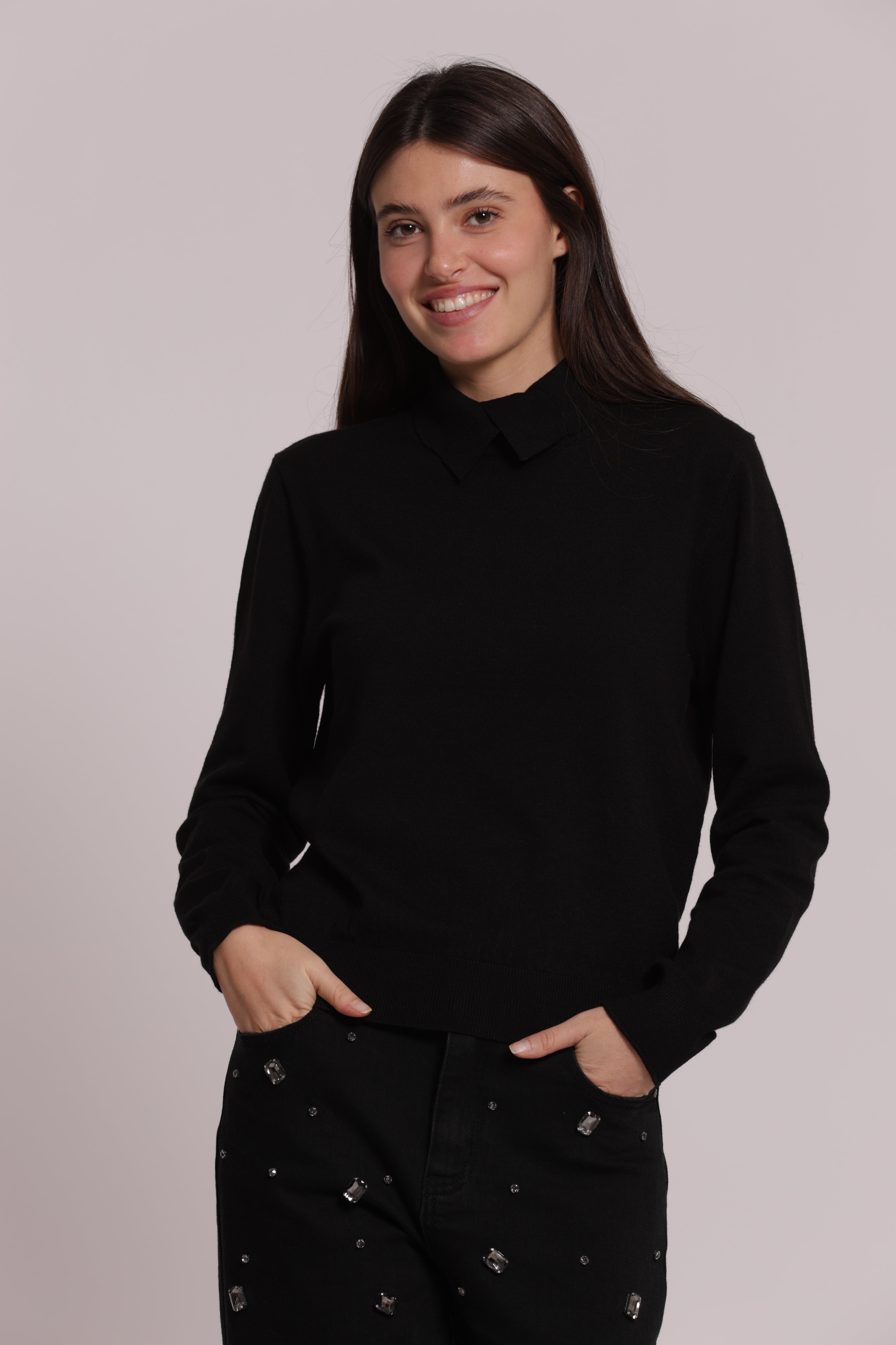 Mimi Mua maglia collo alto nera viscosa