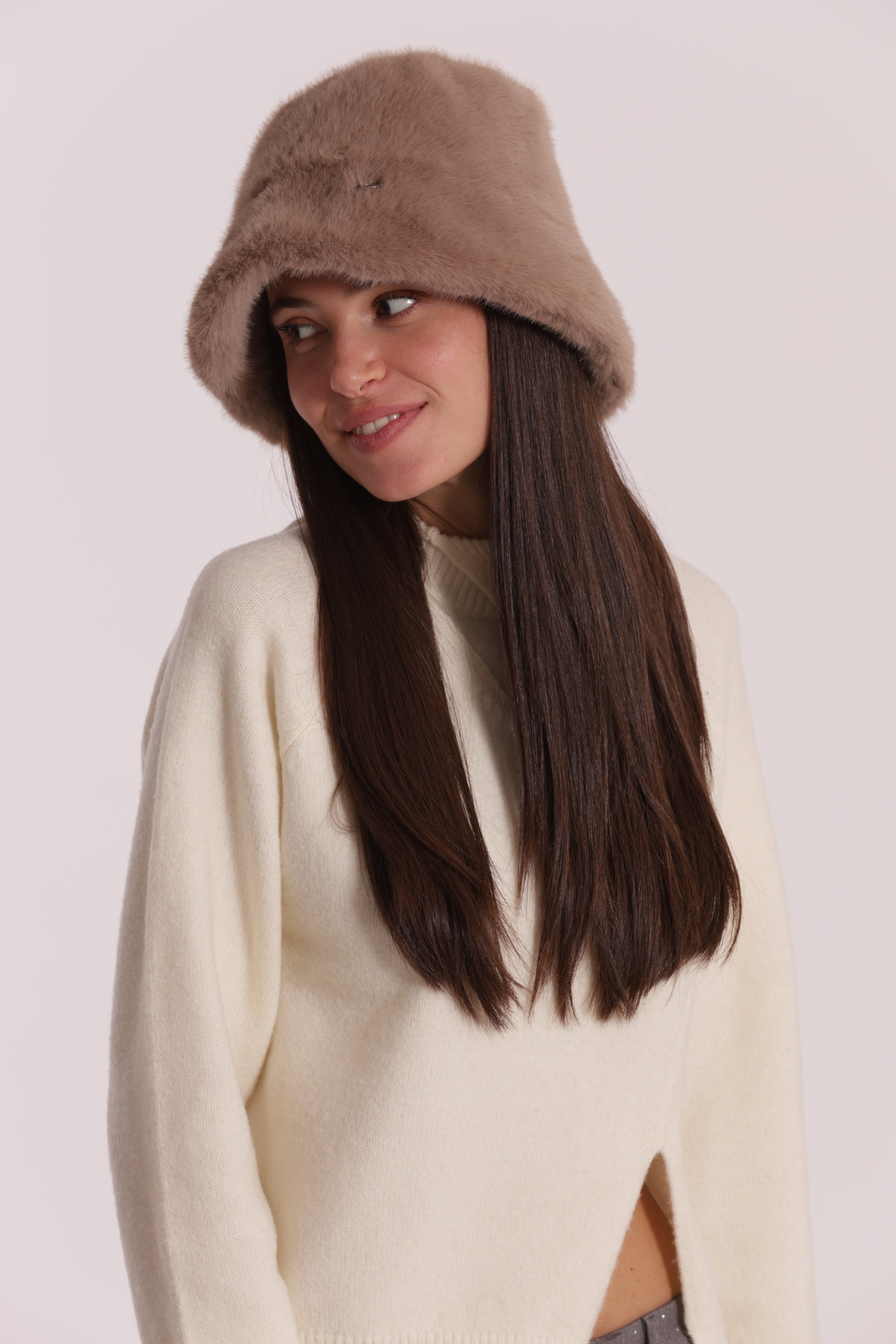 Mimi Mua Cappello Cloche Pelo Morbido Nero