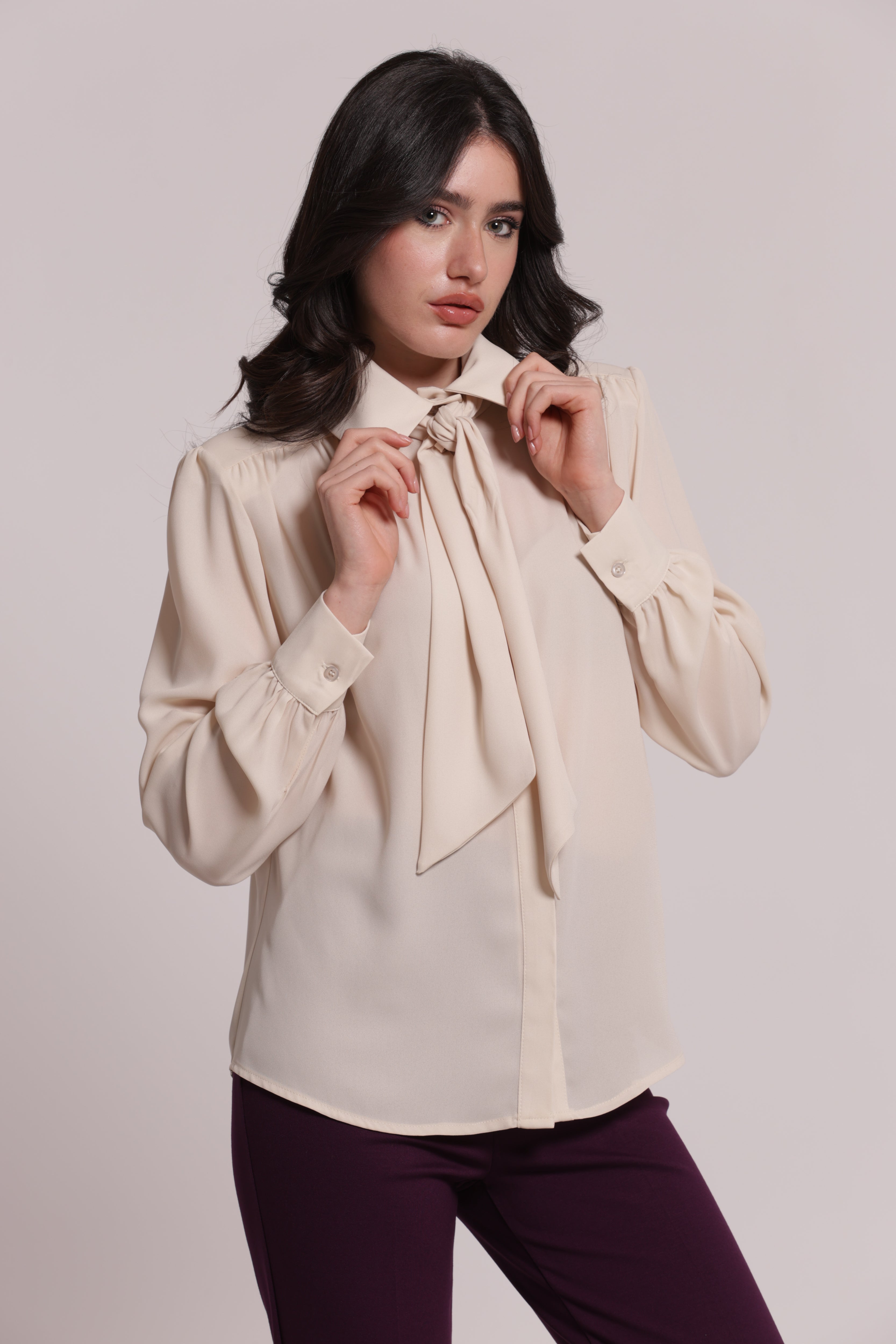 Mimi Mua Blusa con Spalline e Fiocco Nera