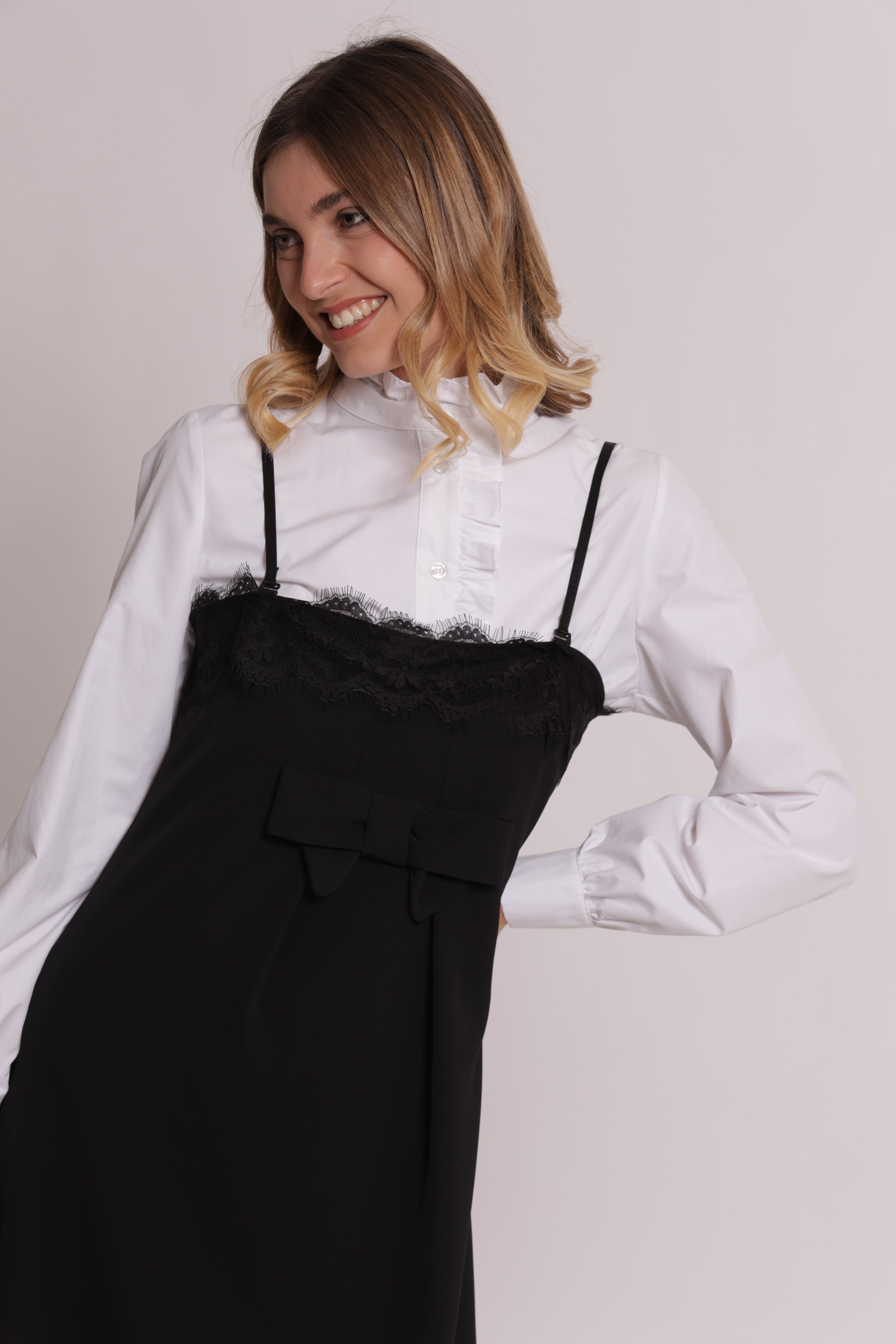 Mimi Mua Abito Corto abito pizzo fiocco nero