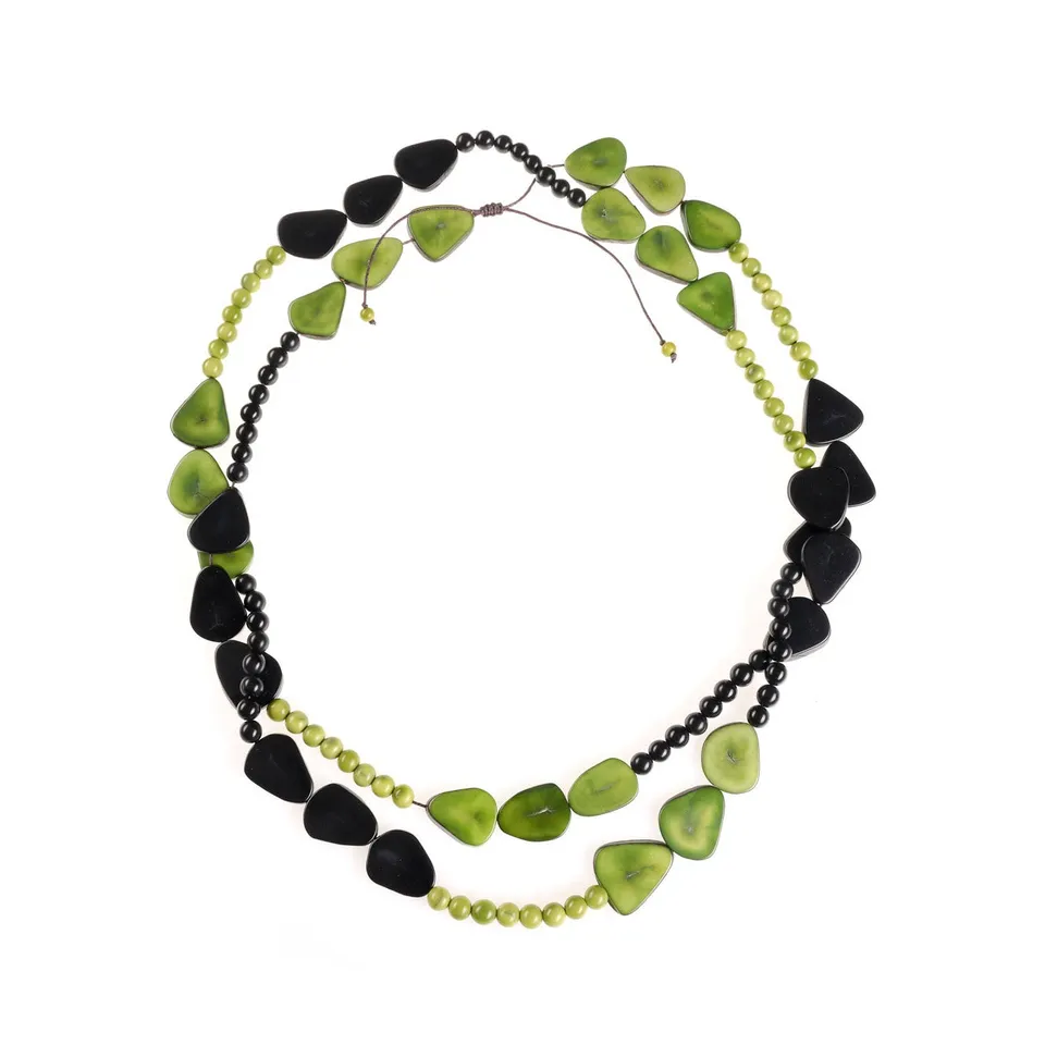 On Earth Cooperative Collection Bosco collana verde 130 cm tagua