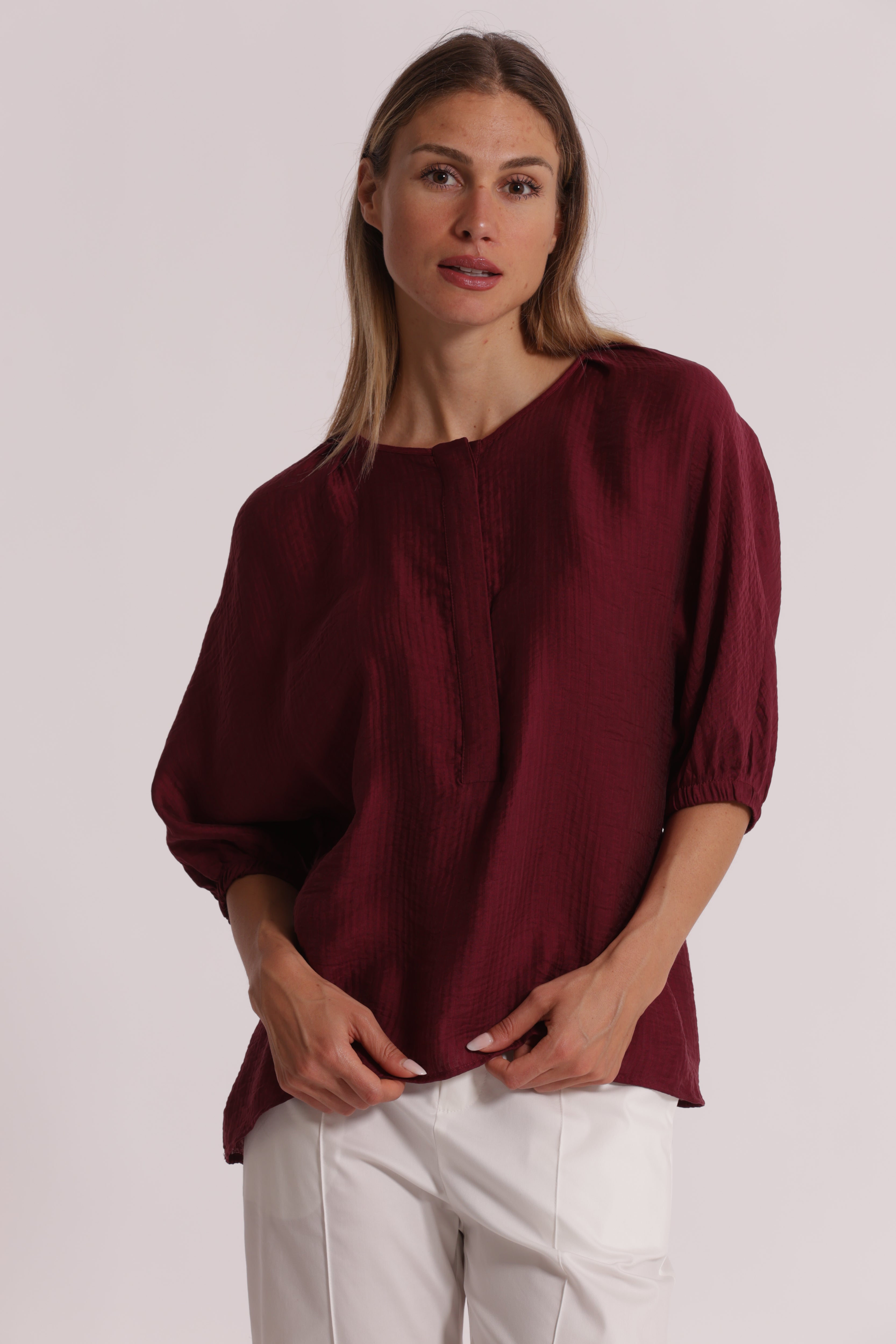Mimi Mua Blusa Over in Creponne Scollo Tondo e Maniche 3/4 Latte