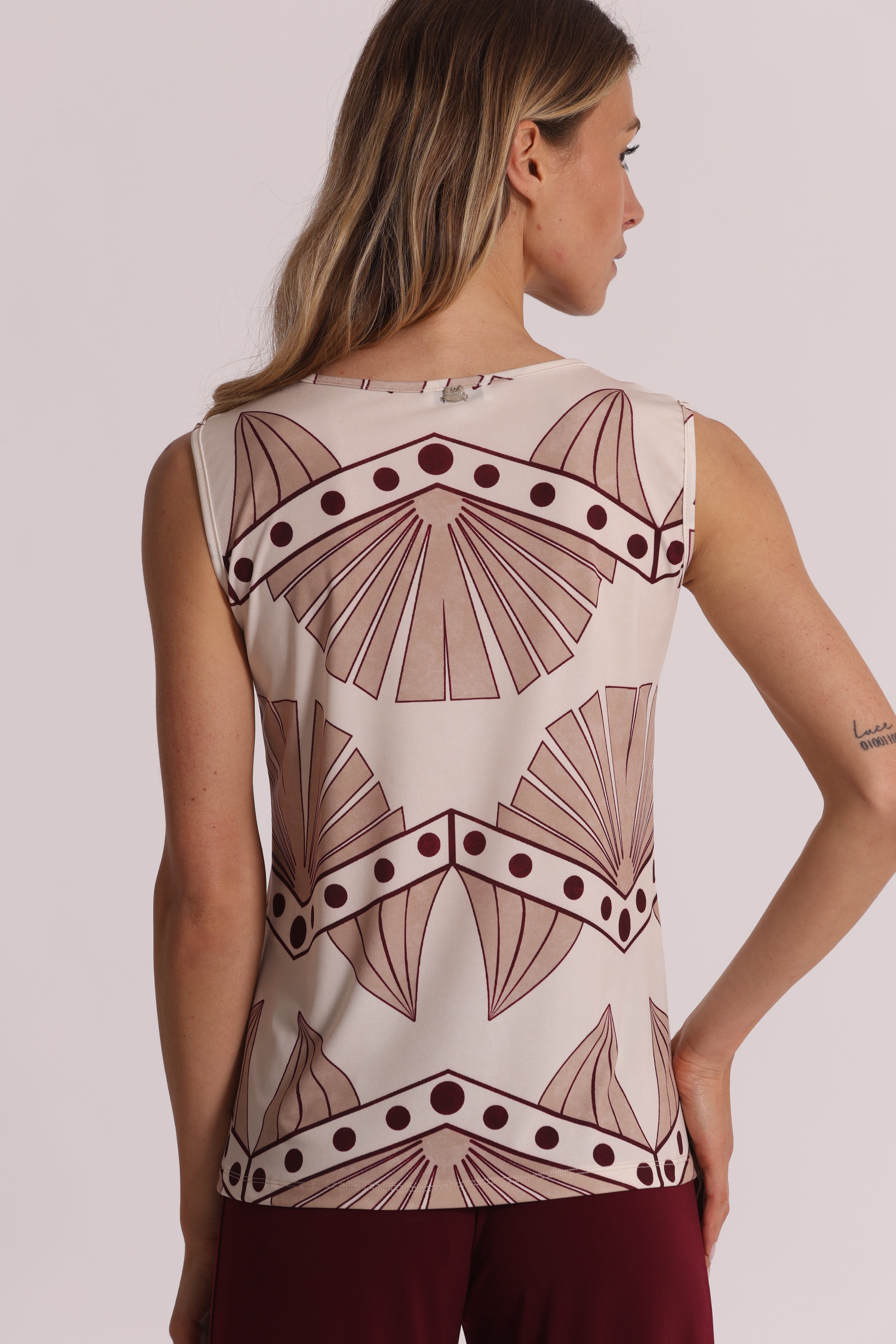 Mimi Mua Top in Ity Fantasia blusa elasticizzata