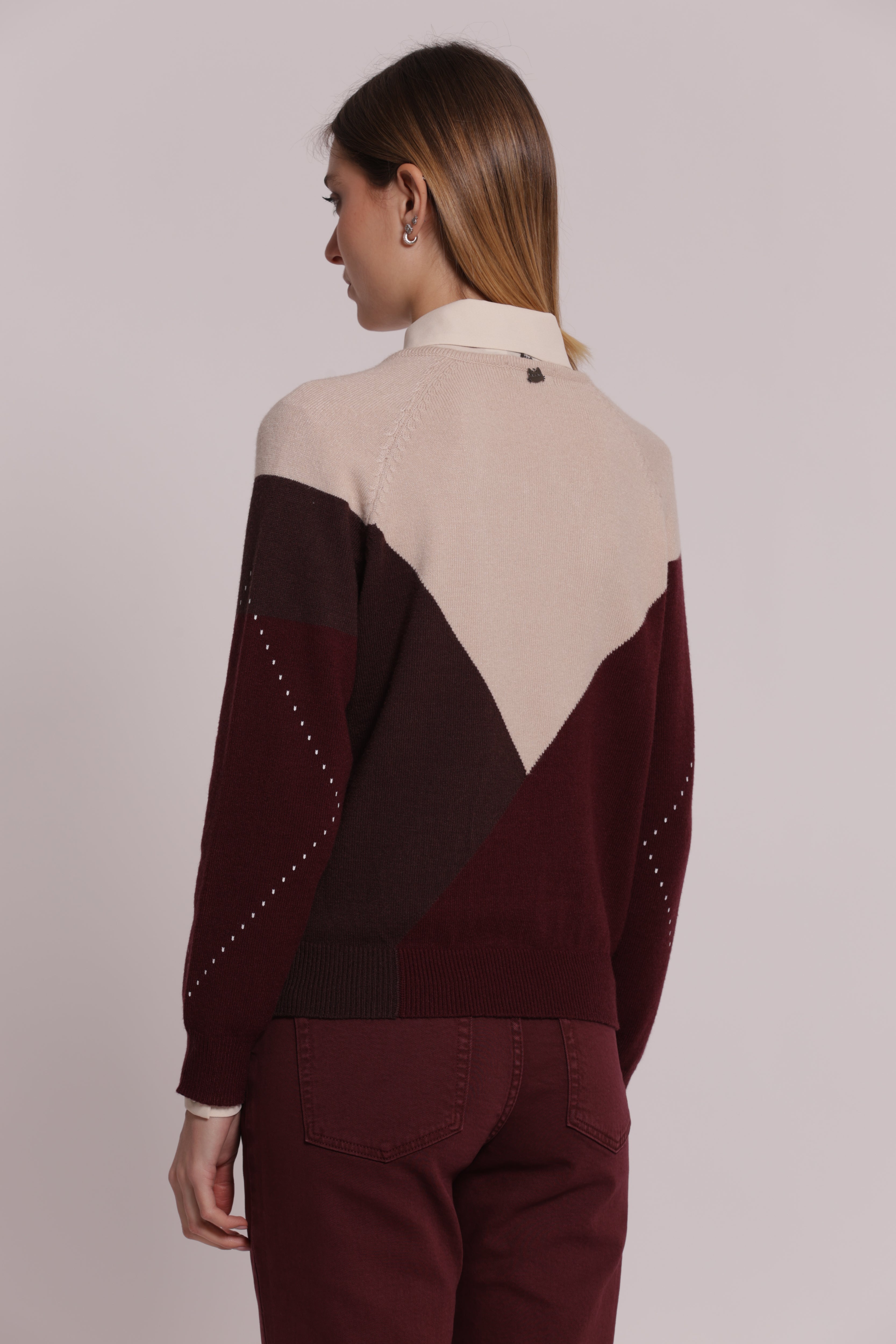 Mimi Mua rombi scollo V maglia nero scollo a V