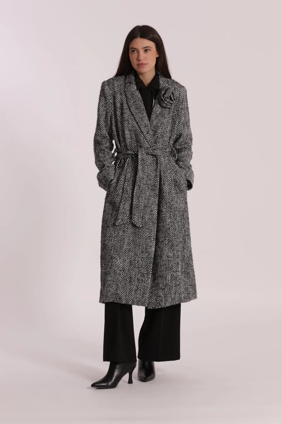 Mimi Mua Lungo Spigato cappotto nero bianco