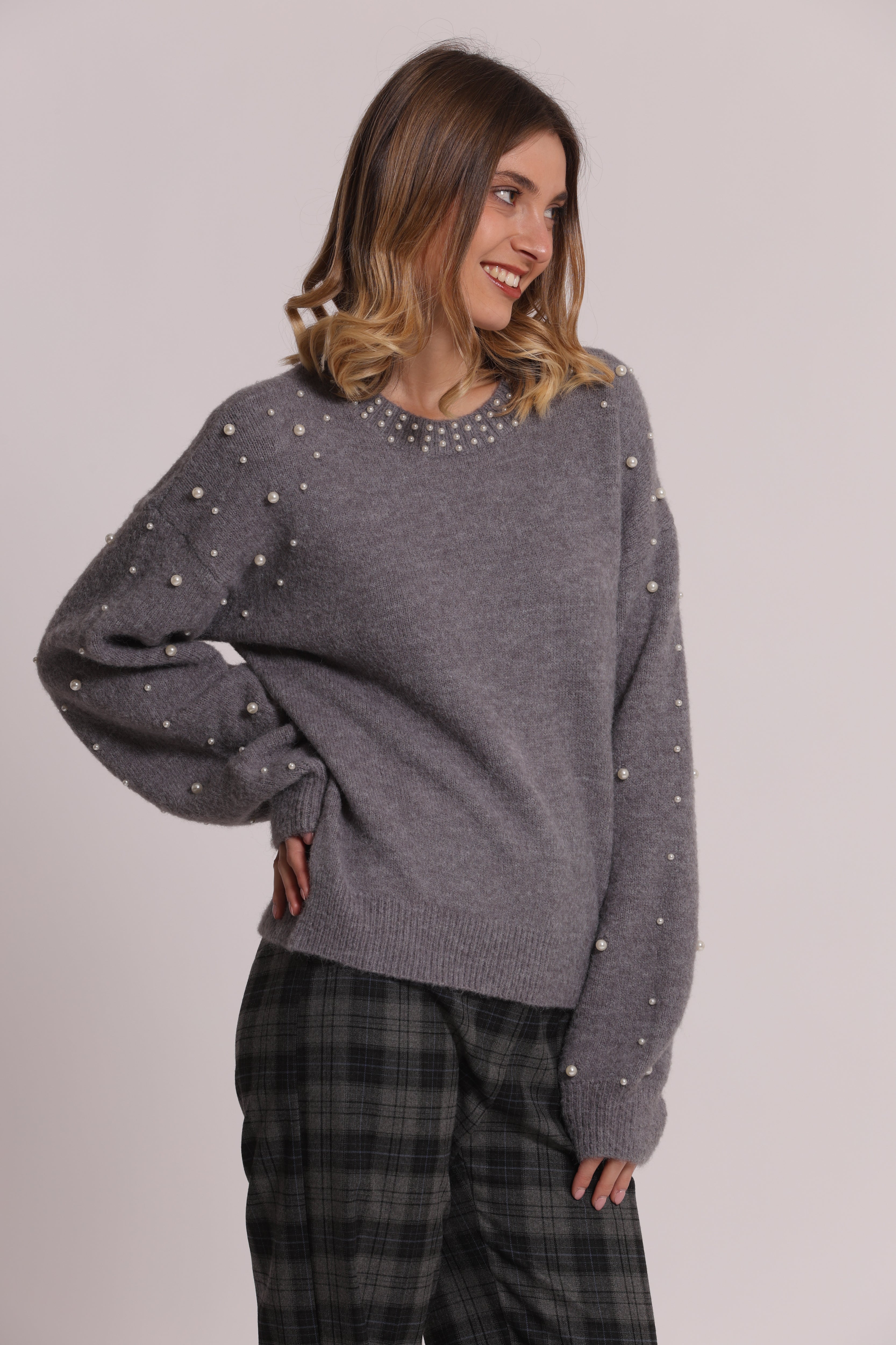 Mimi Mua maglia scollo tondo con perle