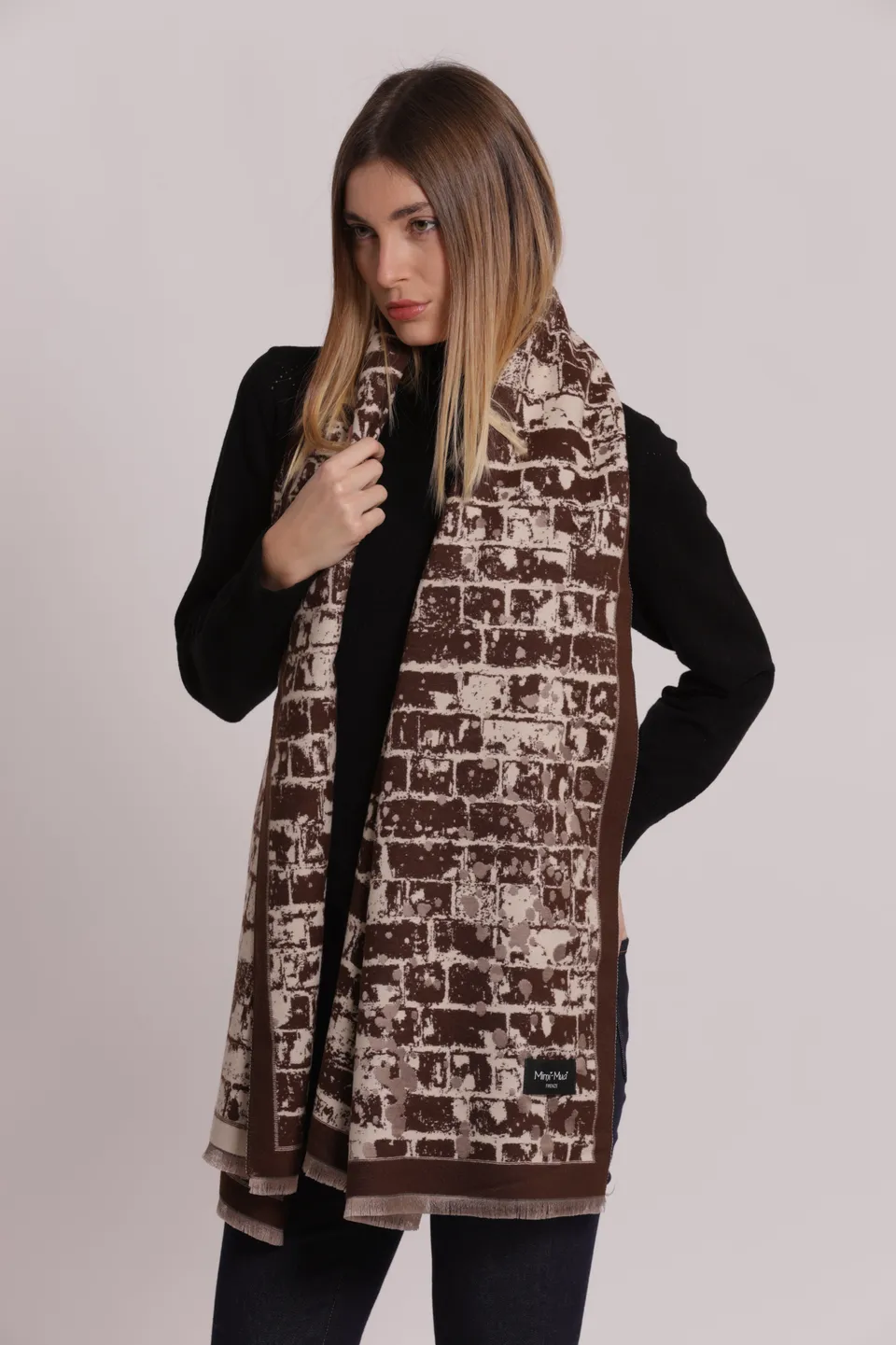 Mimi Mua sciarpa bicolor effetto mattoni nera calda