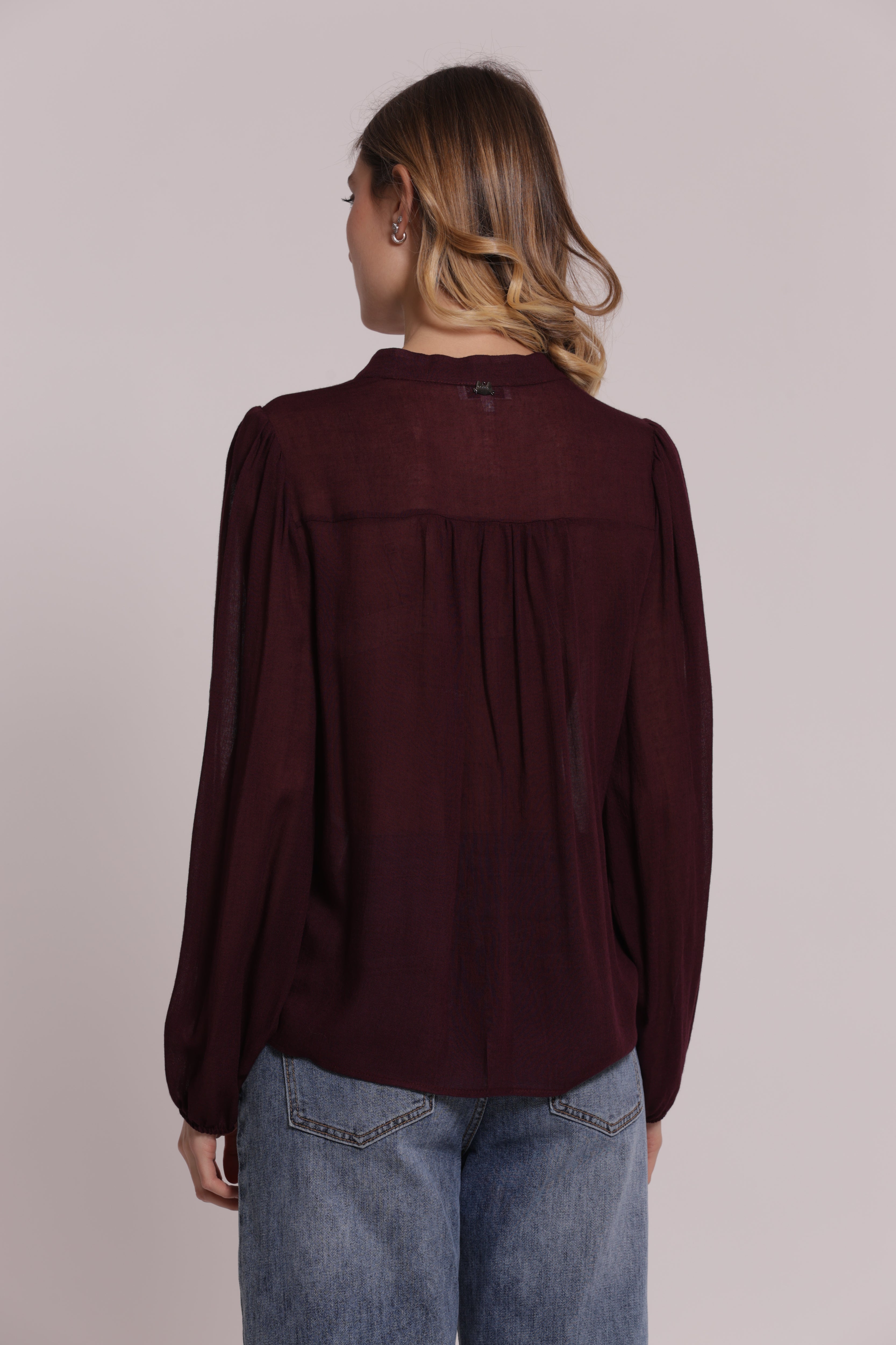 Mimi Mua blusa scollo V garza viscosa nero