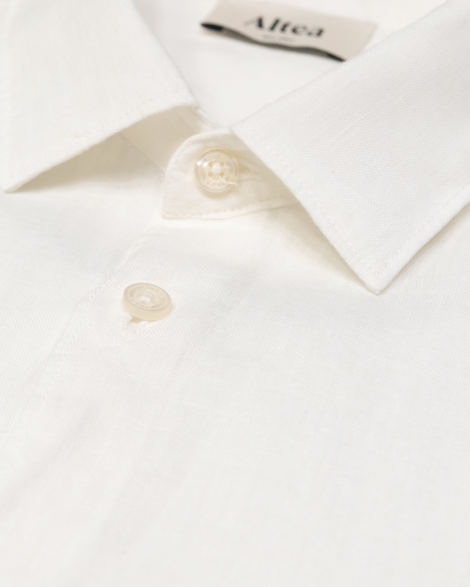 Altea Bond camicia in lino panna scuro regular