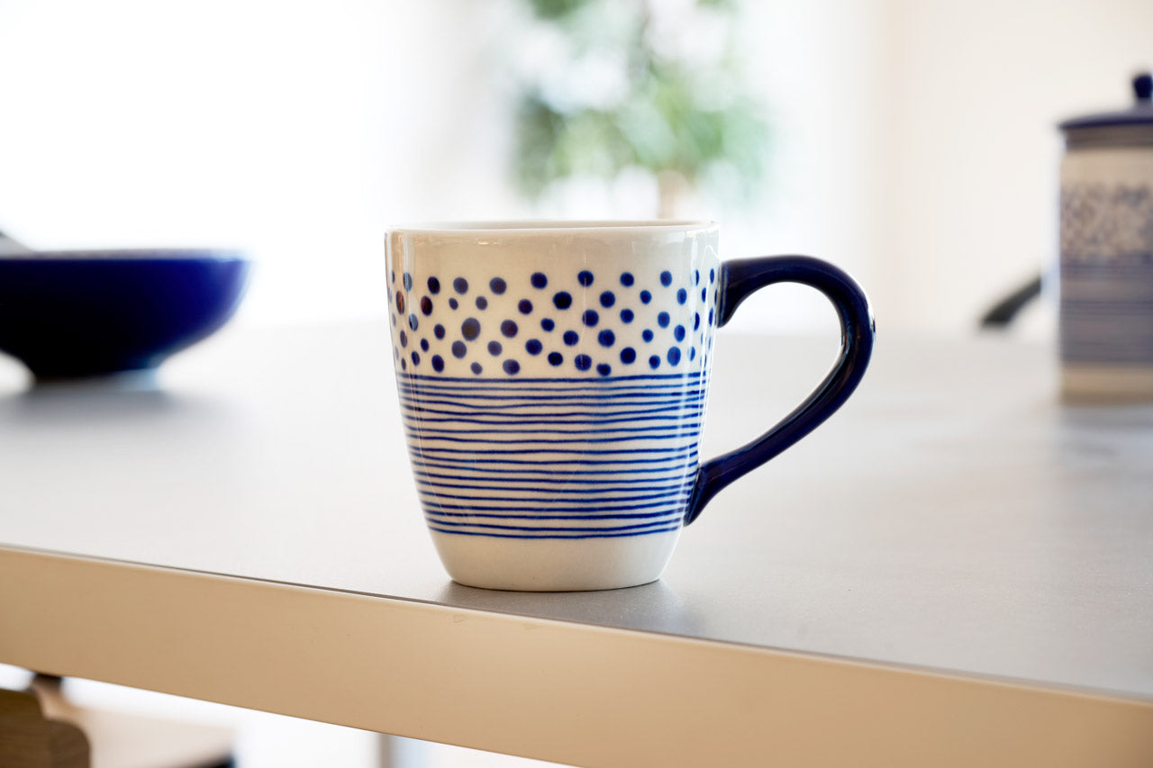 On Earth Cooperative Collection Dot Stripes tazza ceramica blu artigianale