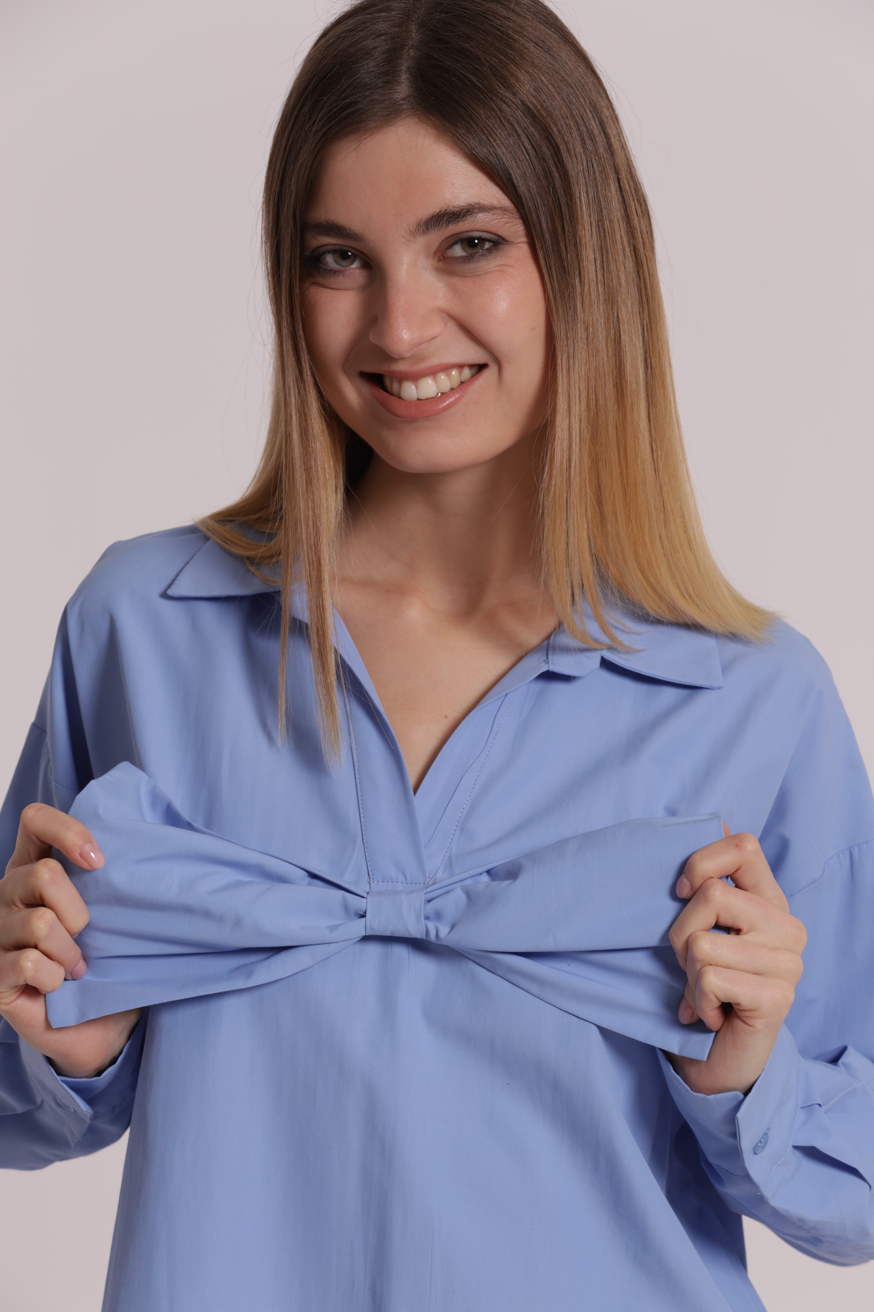 Mimi Mua Blusa Fiocco Frontale Bianco in Misto Cotone
