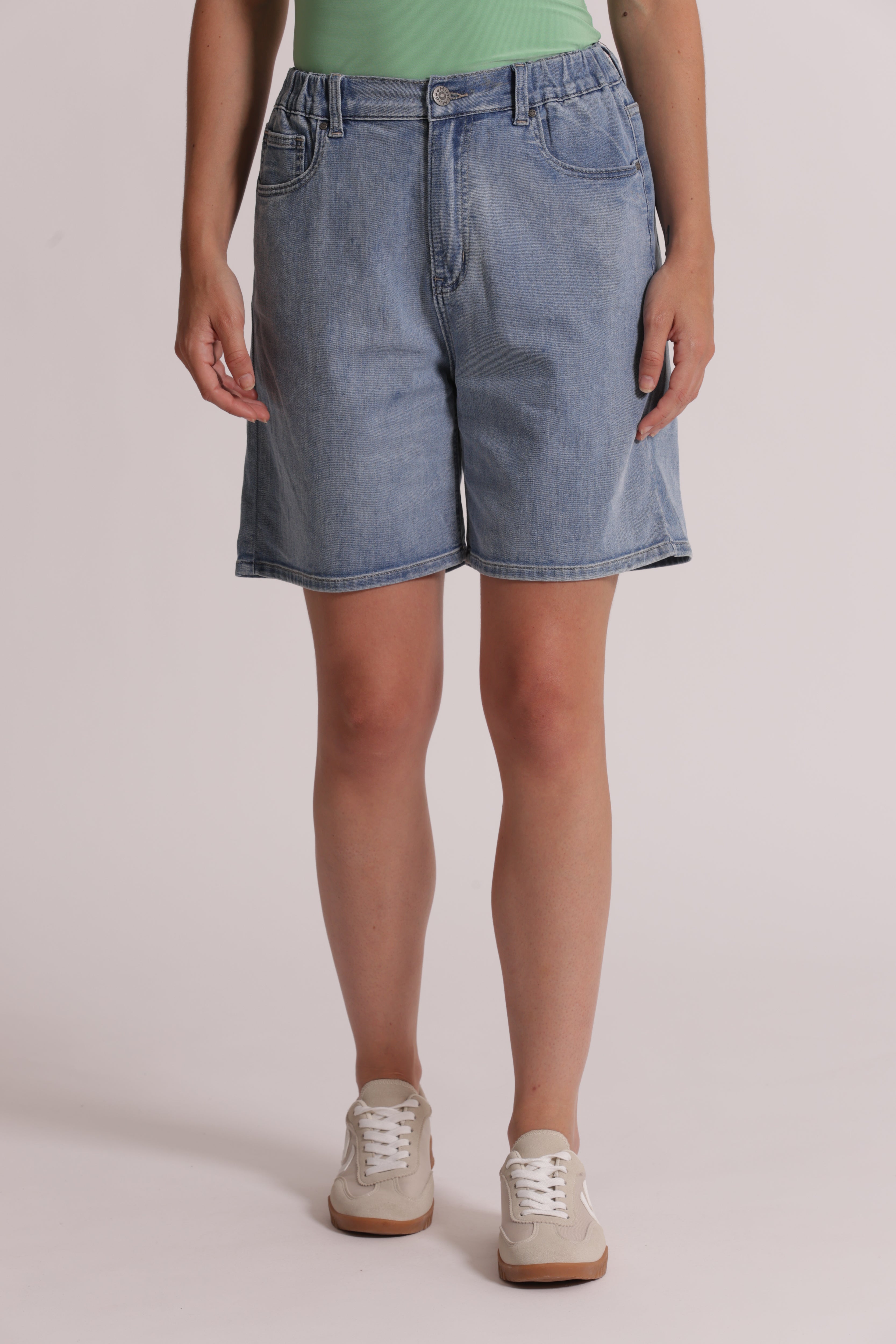 Mimi Mua Shorts in Denim shorts blu chiaro cotone