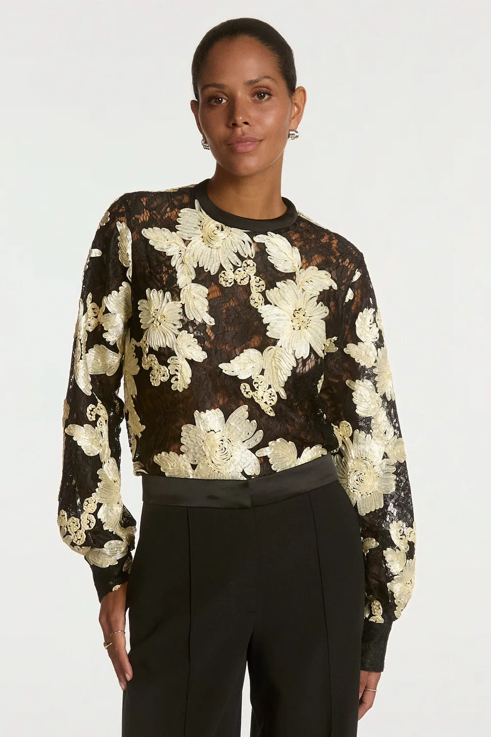 Aaiko Mauve top crema con fiori maniche ampie