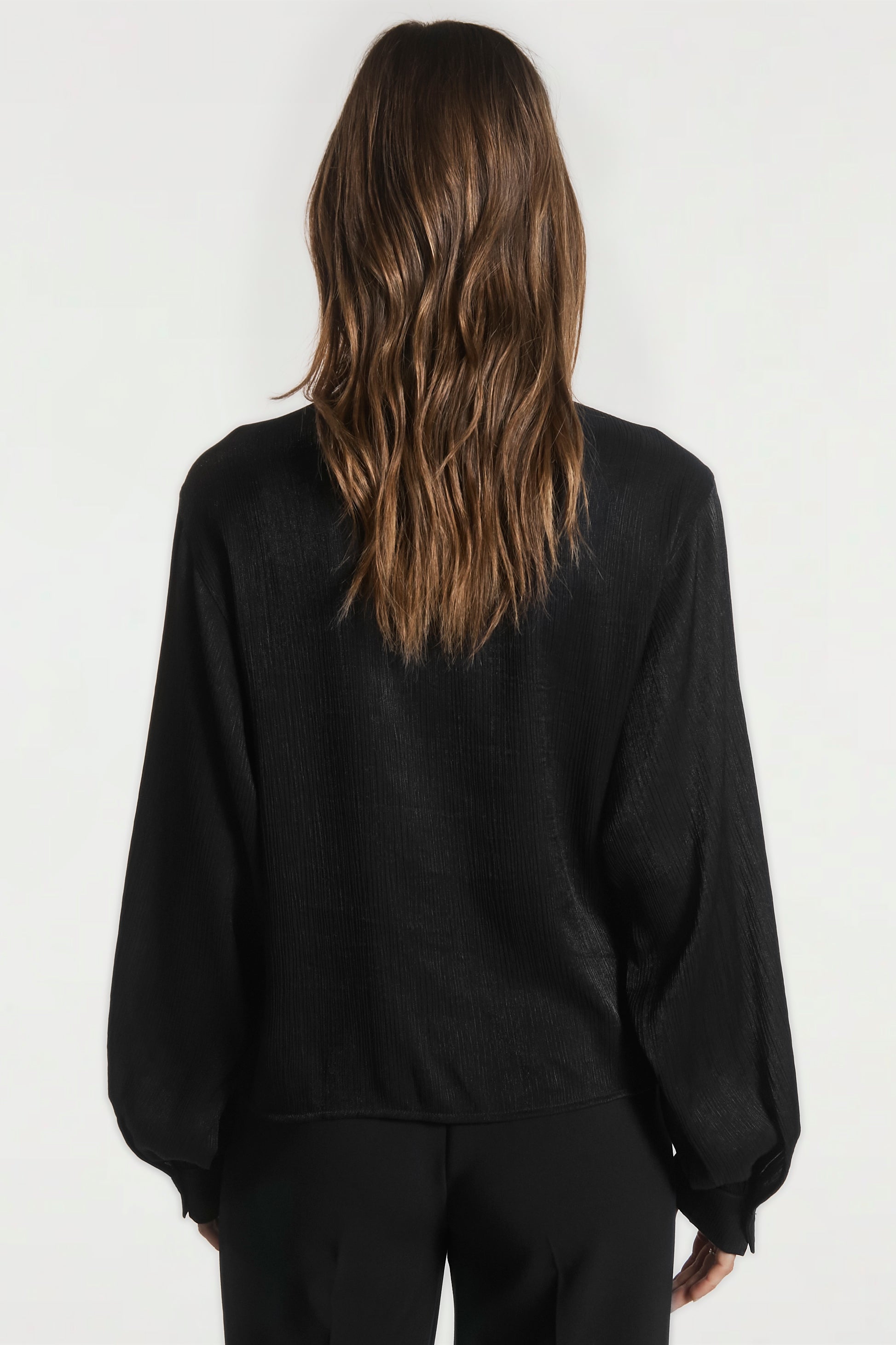 Aaiko Liv camicia nera collo senza revers fluida