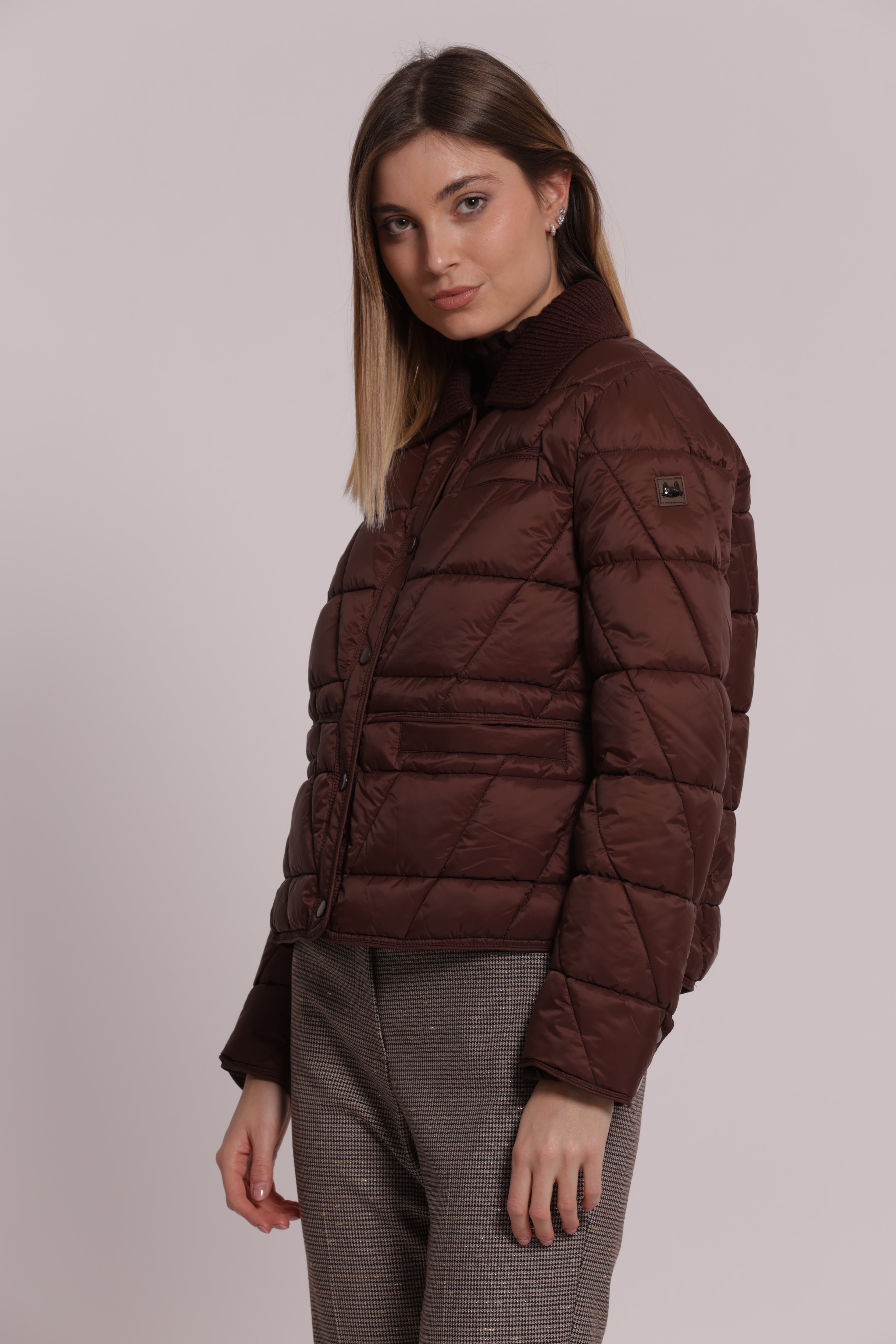 Mimi Mua Piumino Corto con Colletto in Maglia Panna leggero