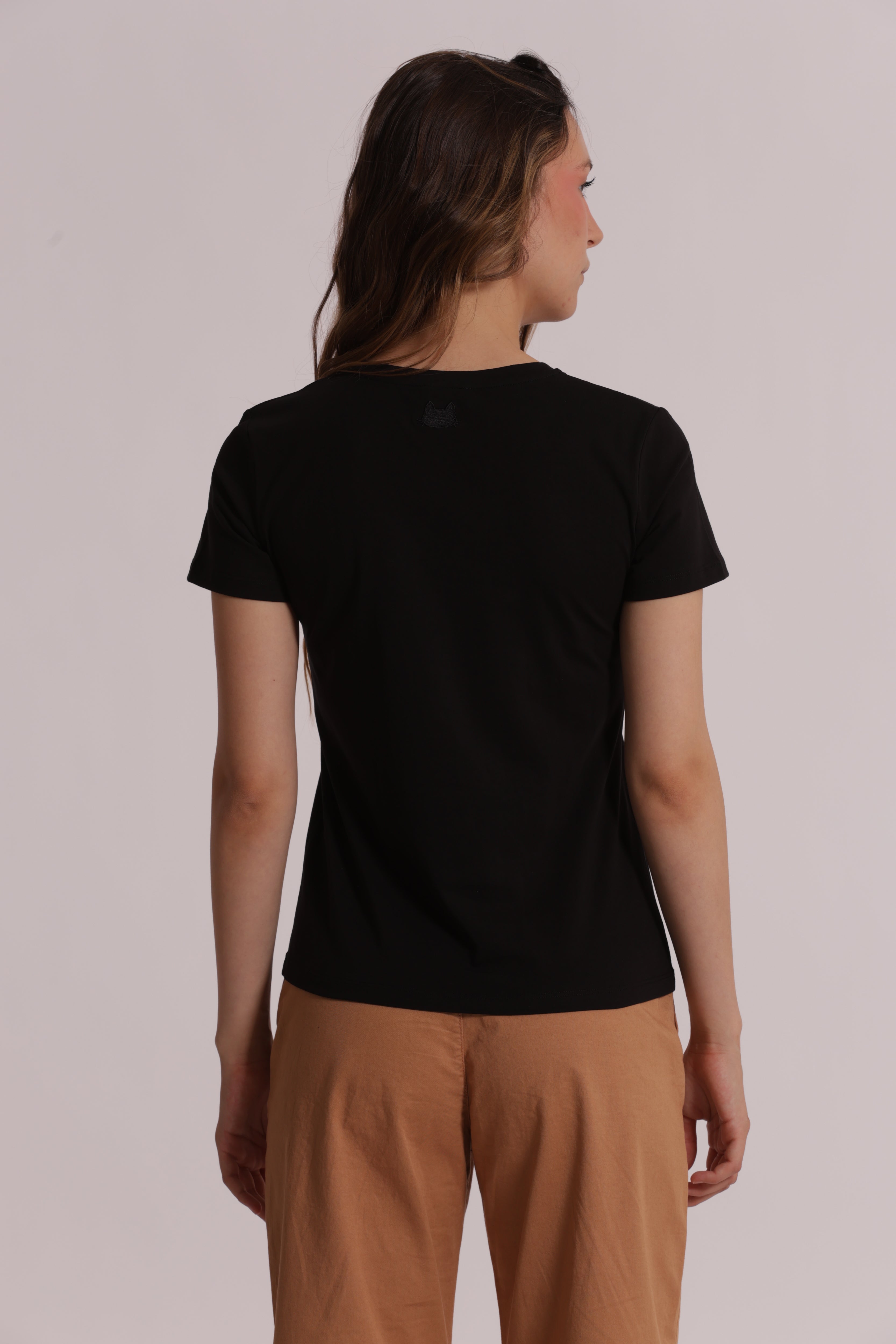 Mimi Mua Basic Gatto T-shirt Scollo a V Nero Cotone
