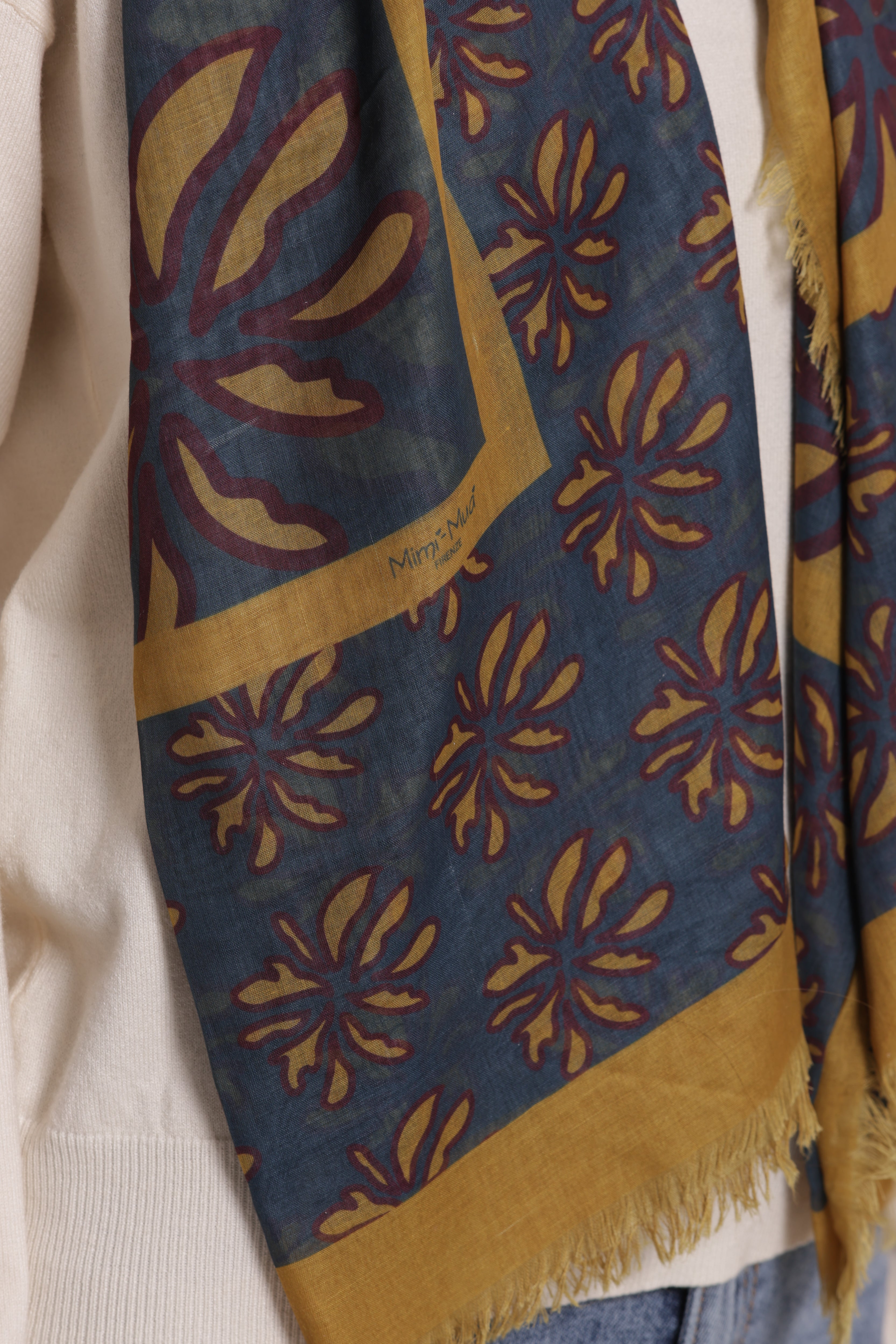 Mimi Mua Foulard Flower Bottom 135x135 Nero
