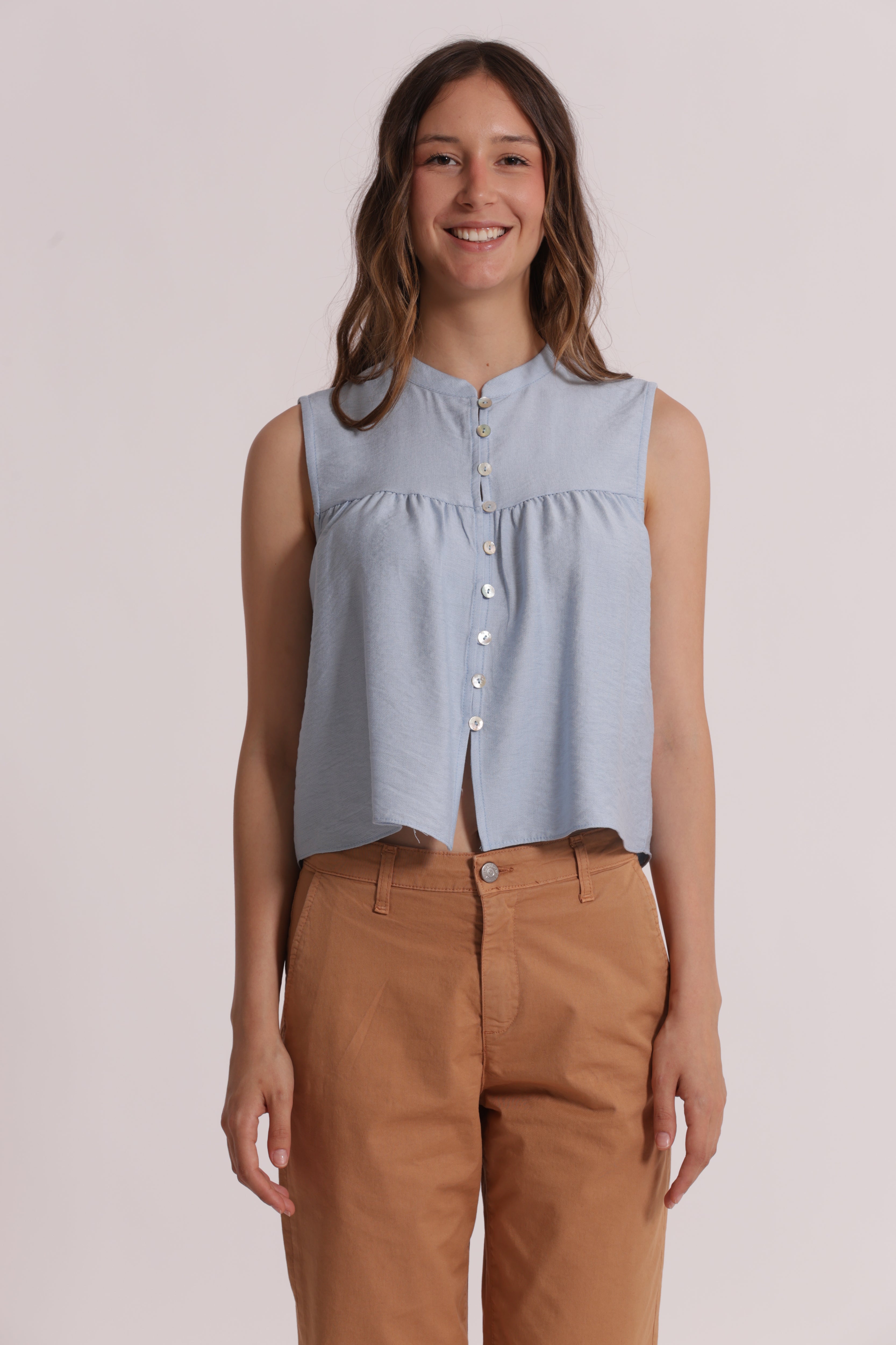 Mimi Mua camicia smanicata visino bianco