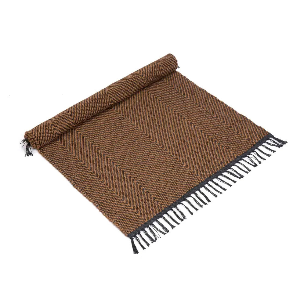 On Earth Chevron tappeto juta 70x130 marrone