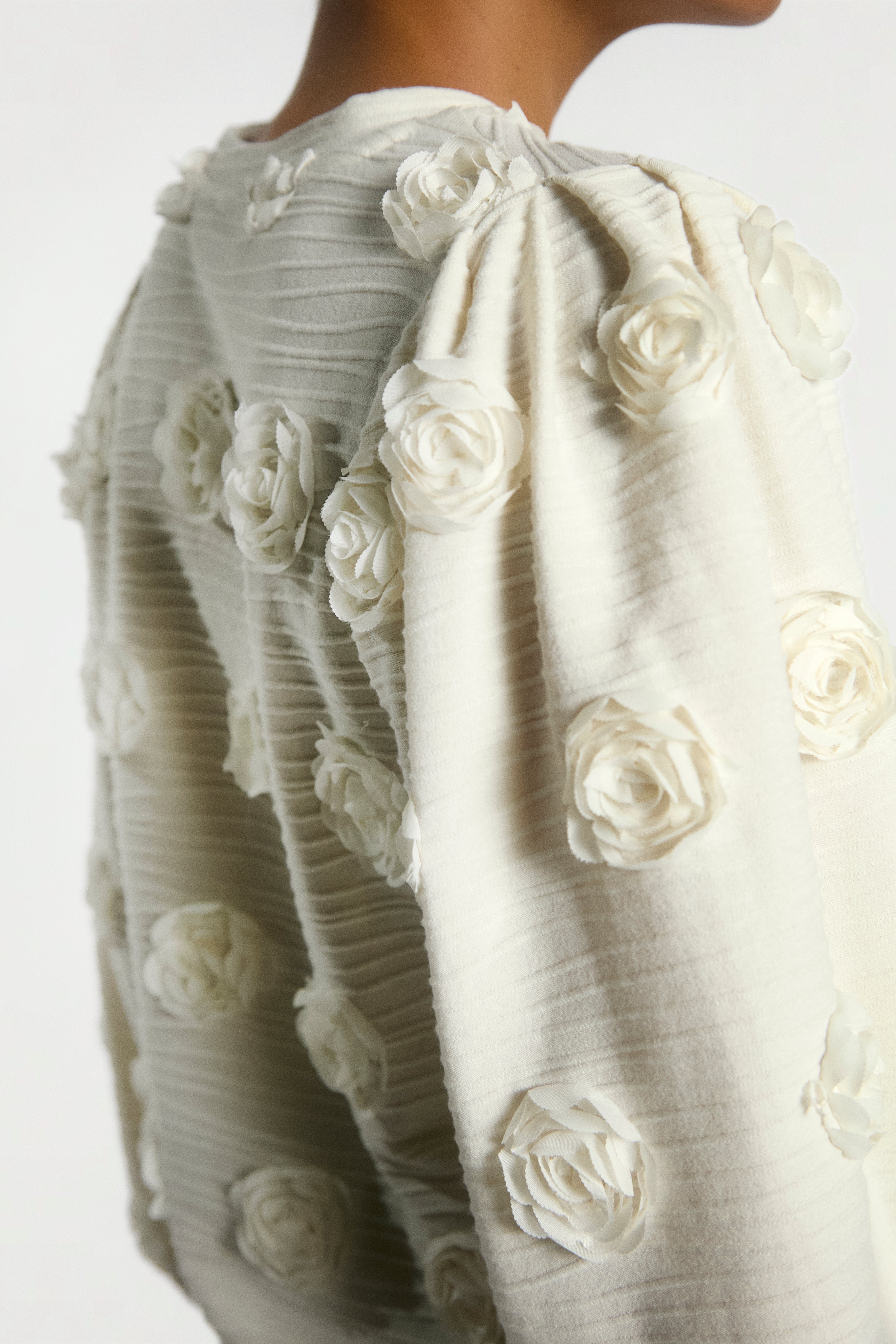Aaiko Isha top crema con rose 3D donna